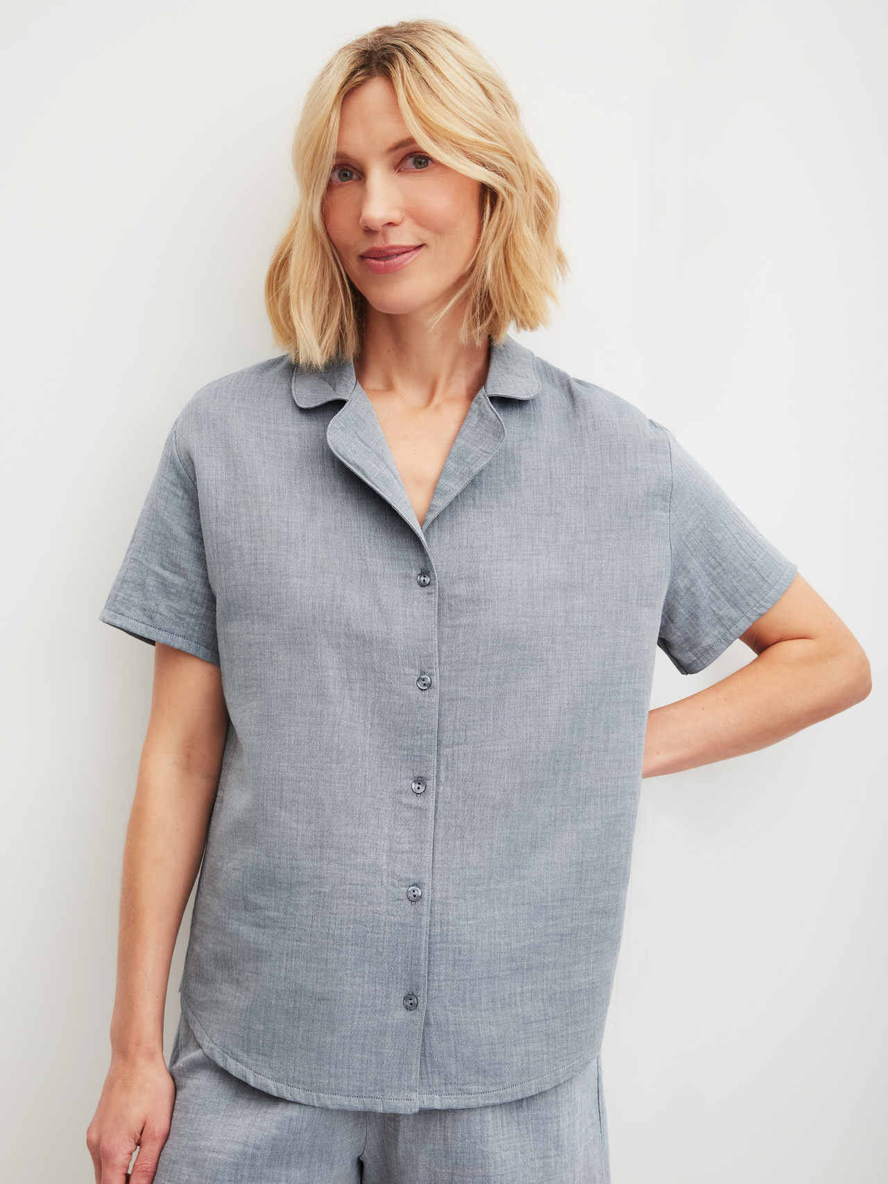 CALIDA Favourites Tiles Kurzarm-Shirt mit Knöpfenfür Damen, M, Blau, Mit Mix & Match zum sommerlichen Lieblingsoutfit