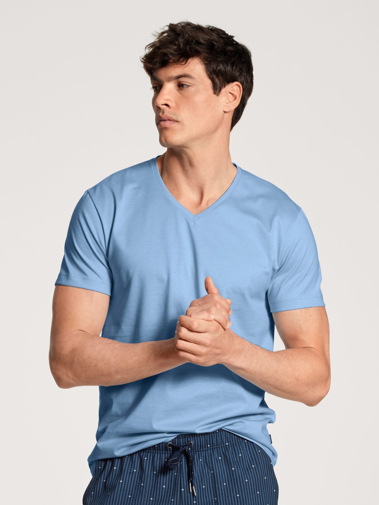 CALIDA Remix Basic Sleep Kurzarm-Shirt, V-Neckfür Herren, XXL, Blau, Vielfältig kombinierbar für sportlich entspannte Momente