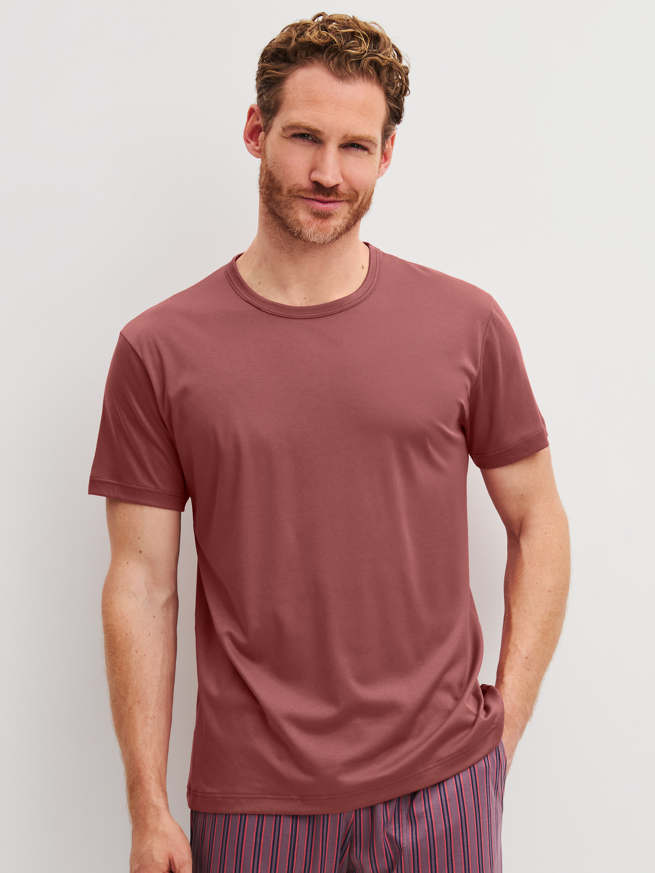 CALIDA RMX Sleep Superlight Kurzarm-Shirtfür Herren, S, Orange, Klar definierte Silhouette mit zeitloser Rundhalsform