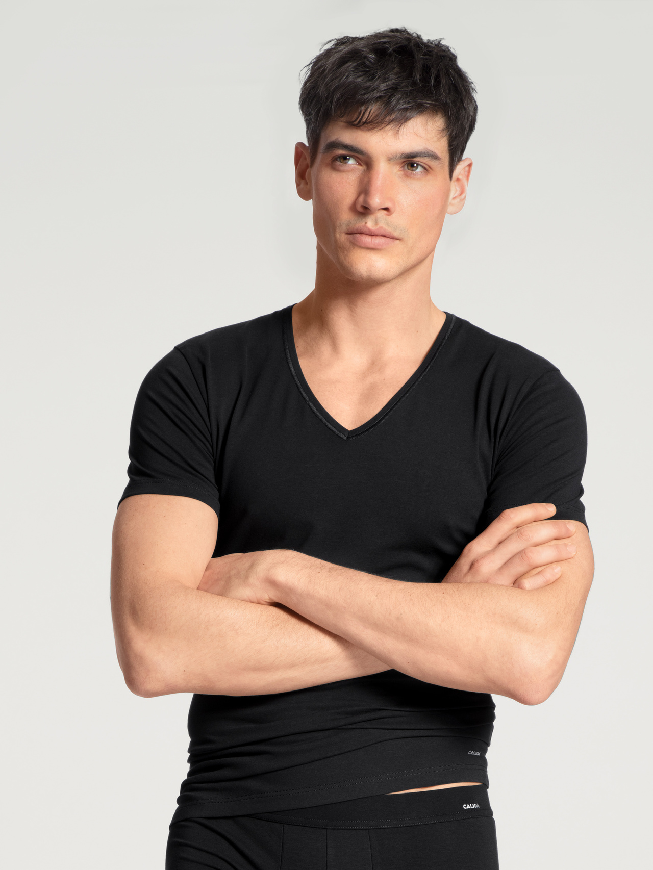 CALIDA Cotton Code T-Shirt, V-Neckfür Herren, M, Schwarz, Dein tägliches Codewort heißt: Komfort