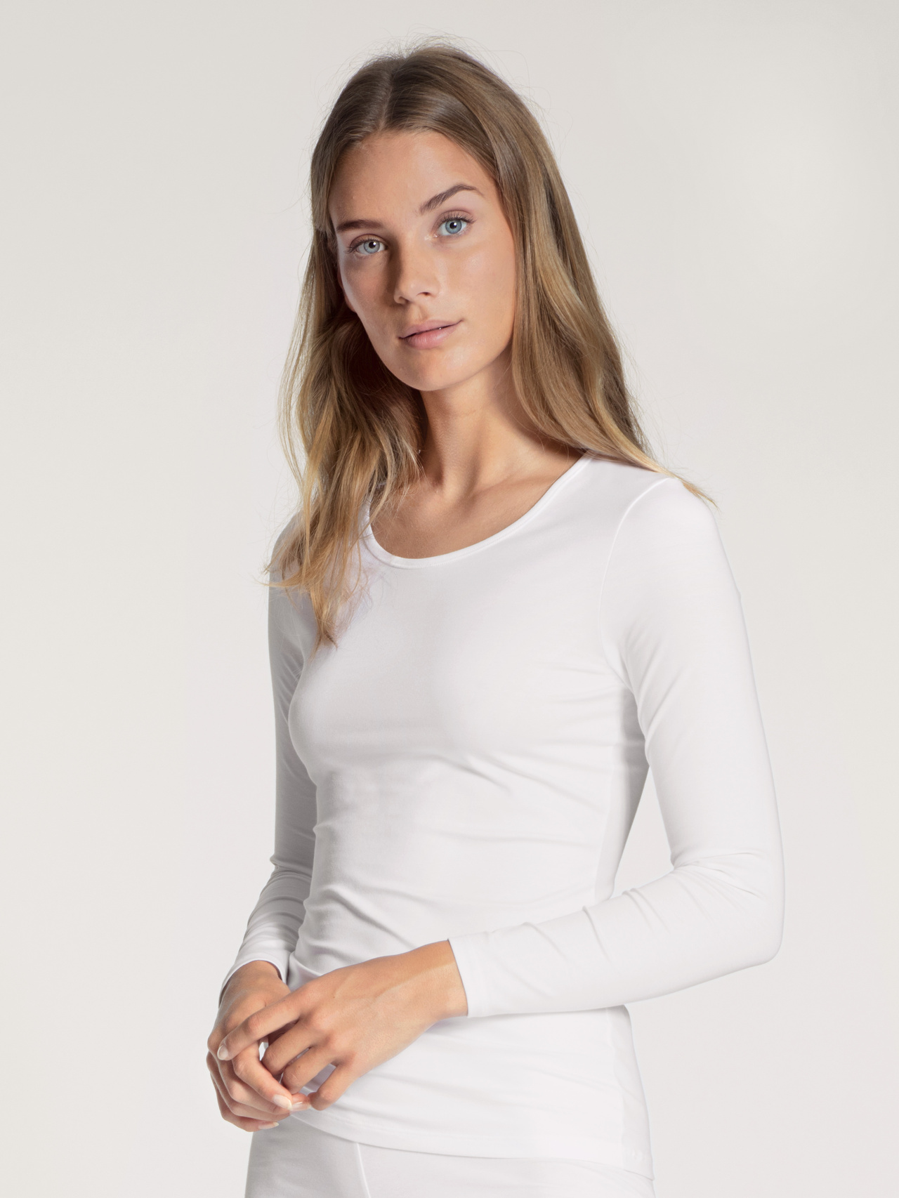 CALIDA Natural Comfort Langarm-Shirt, Rundhalsfür Damen, XXS, Weiß, Beste Baumwolle, kompromissloser Komfort für jeden Tag