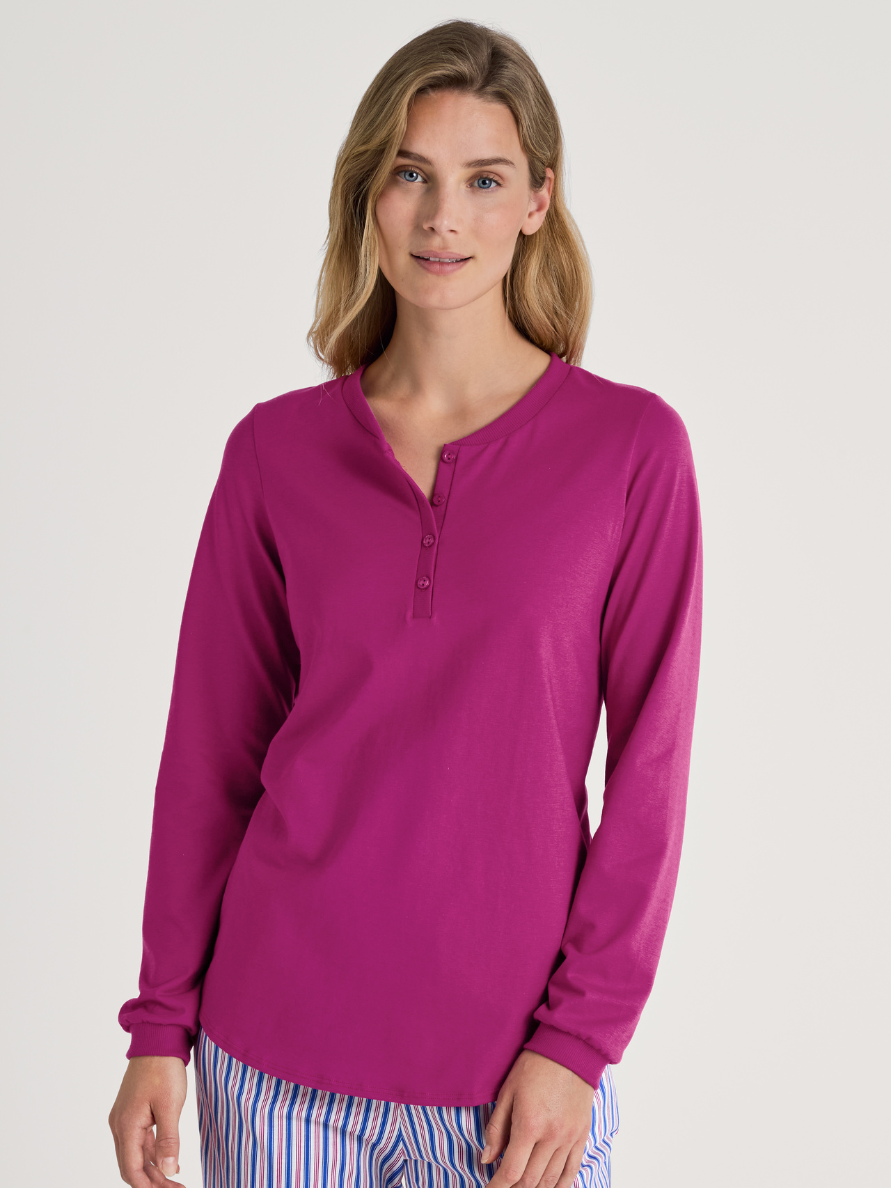 CALIDA Favourites Marine Langarm-Shirt mit Bündchenfür Damen, S, Violett,Rosa, Schlicht, bequem & hautfreundlich im Mix & Match-Design