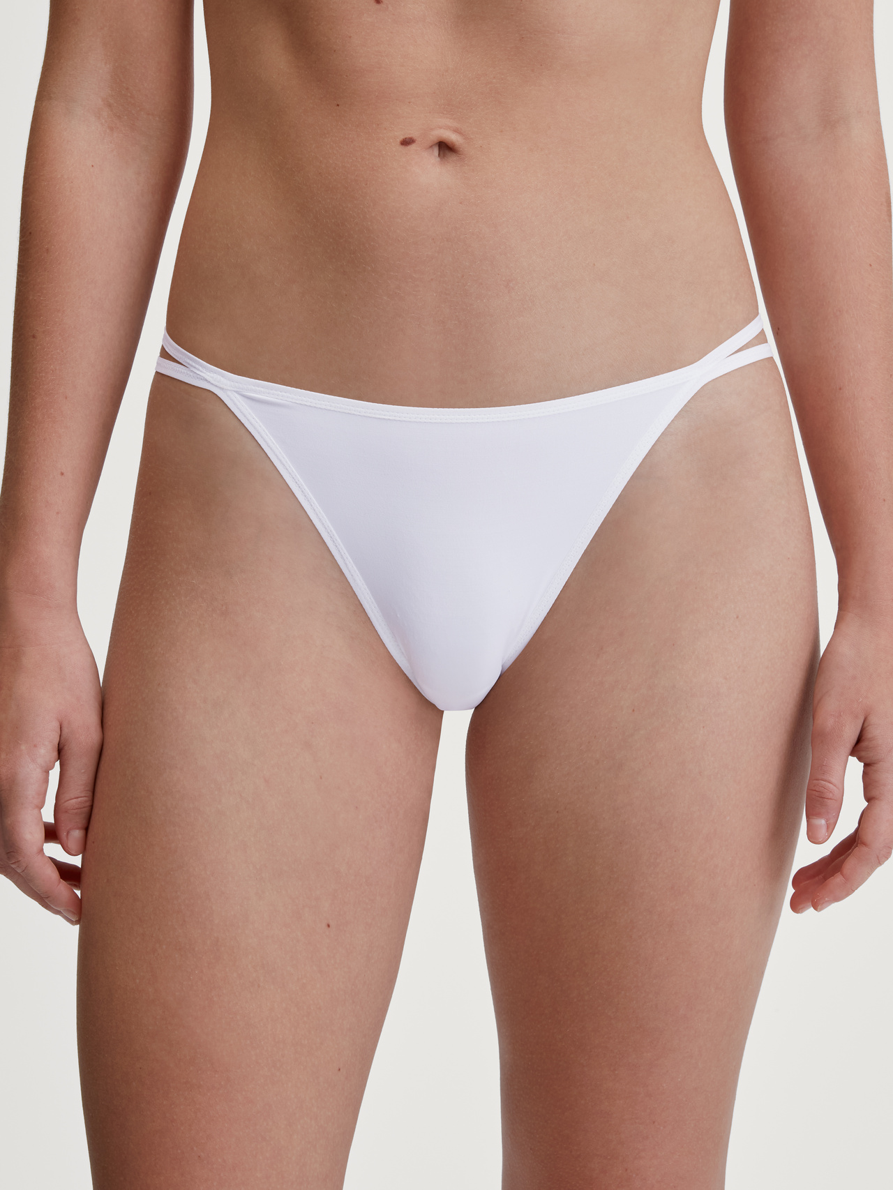 CALIDA Sleek Skin Tanga-Slip, low cutfür Damen, M, Weiß, Minimal auf der Haut – maximal im Komfort