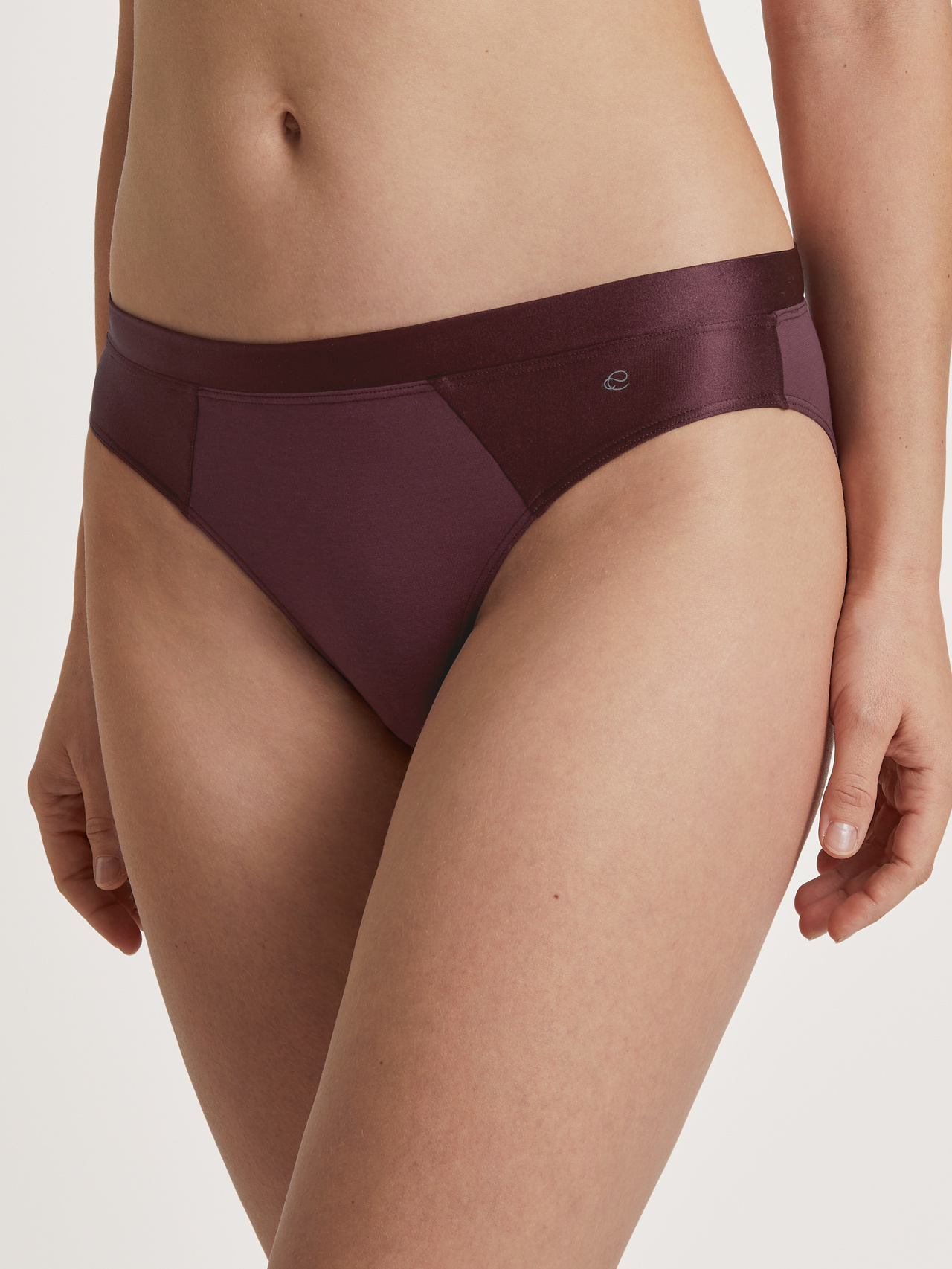 CALIDA Cate Slipfür Damen, L, Rot, Eleganz für jeden Tag