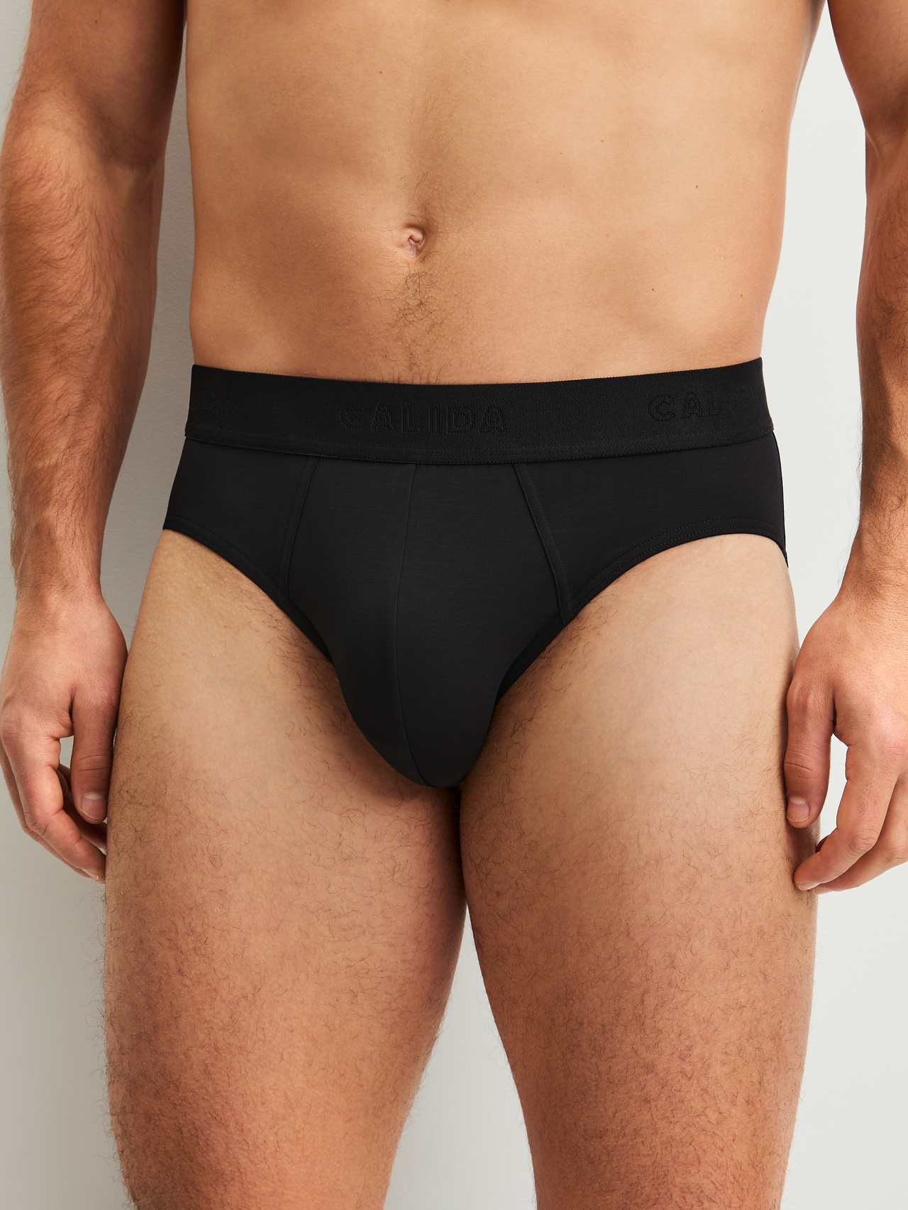CALIDA Clean Line Slip mit Softbundfür Herren, L, Schwarz, Klares Design mit präziser Passform und dezentem Bundkomfort