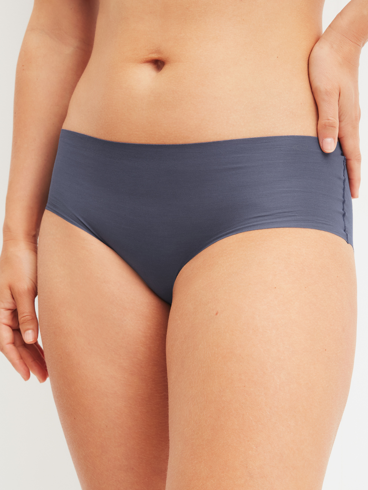 CALIDA Natural Skin Seamless-Panty, low cutfür Damen, S, Grau, Wie eine zweite Haut – nahtlos bequem