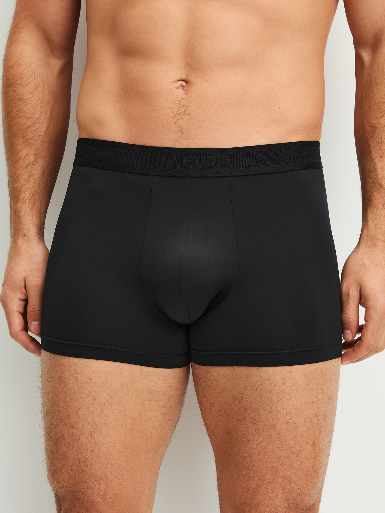 CALIDA Micro Stretch Boxer Brieffür Herren, S, Schwarz, Markante Passform mit klarer Silhouette und ausgleichender Wirkung