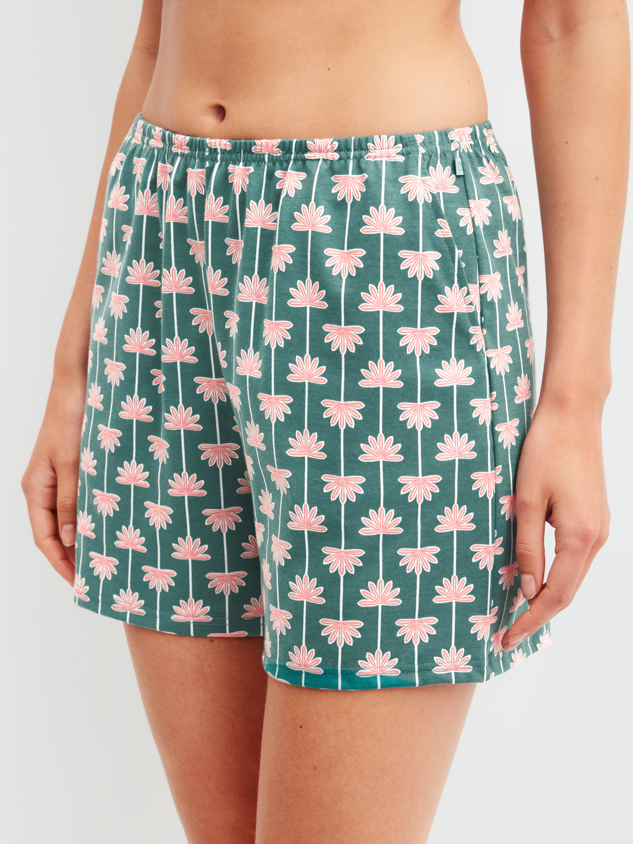 CALIDA Favourites Beach Kurze Pyjamahosefür Damen, S, Türkis, Lässige Sommer-Essentials mit natürlicher Leichtigkeit