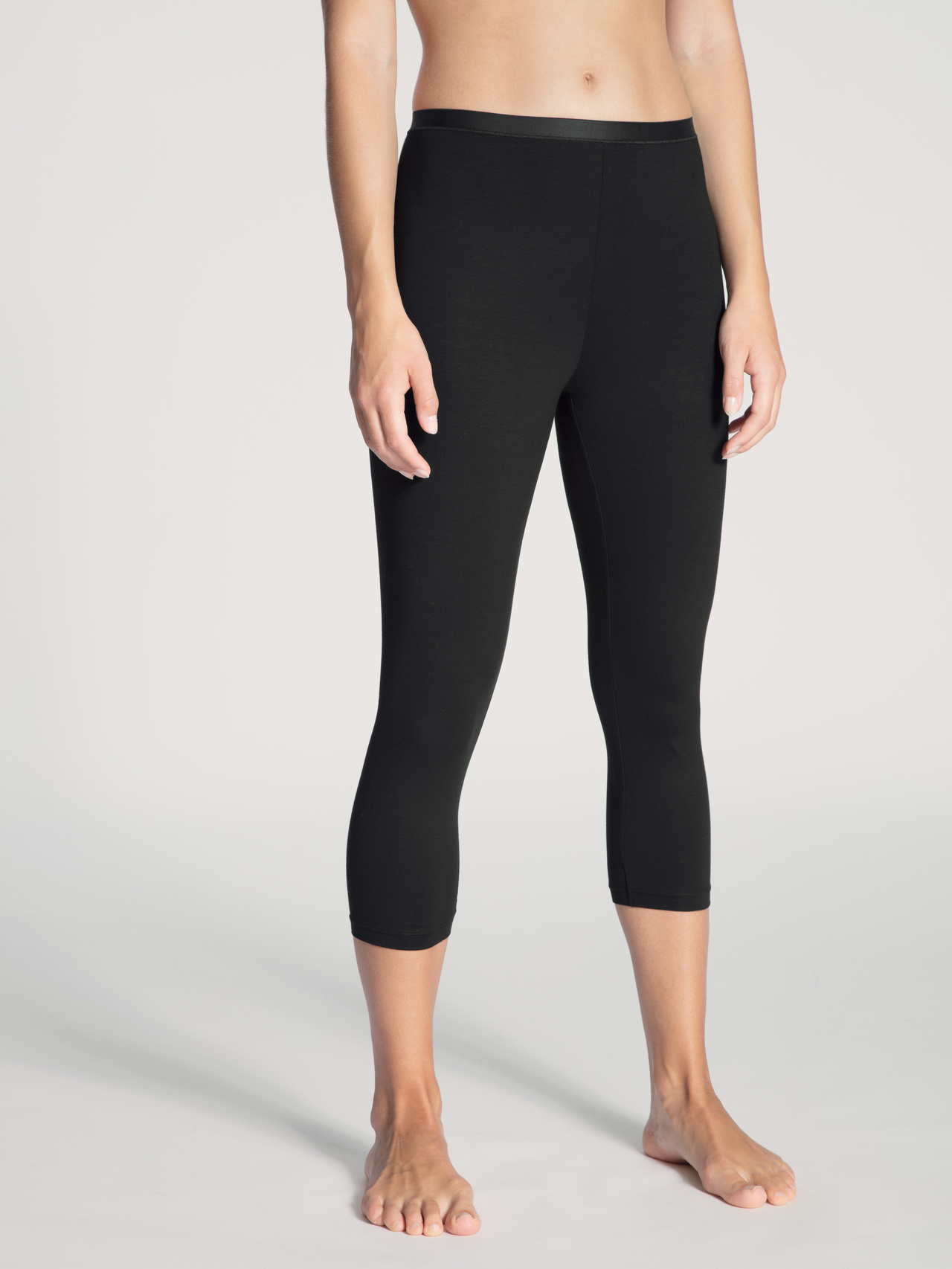 CALIDA Natural Comfort 3/4-Leggingsfür Damen, S, Schwarz, Beste Baumwolle, kompromissloser Komfort für jeden Tag