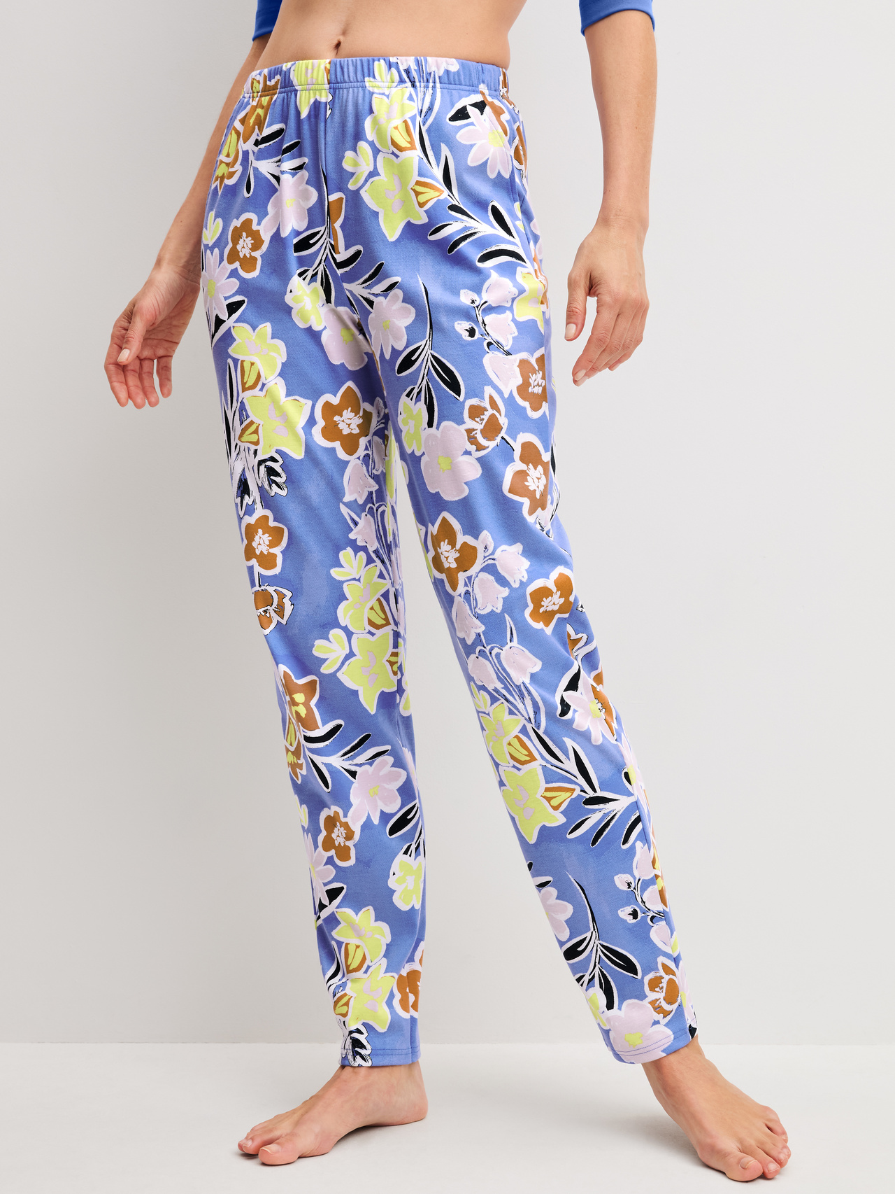 CALIDA Late Bloom M&M Pyjamahosefür Damen, XXS, Blau, Geradlinige Silhouette mit lebendigem Blumenmuster und praktischen Eingriffstaschen