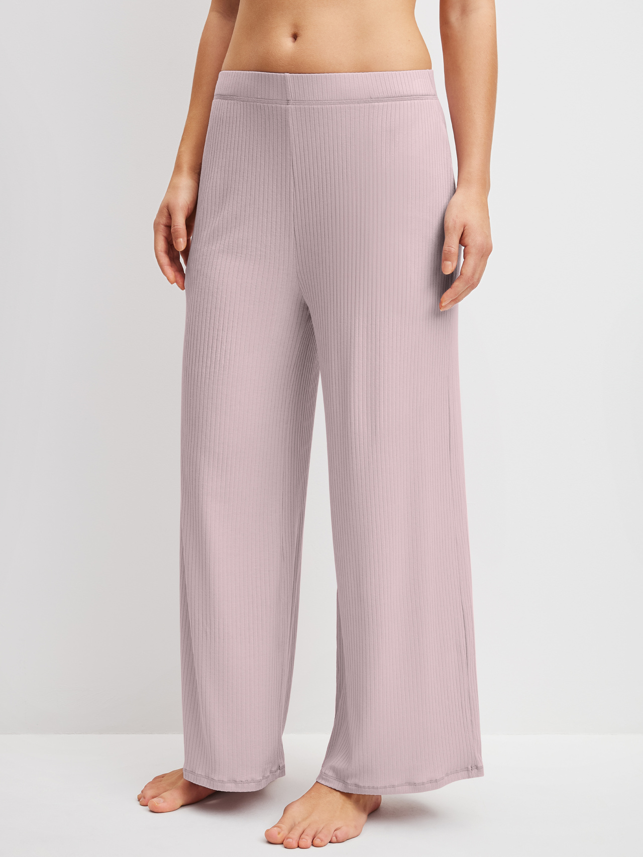 CALIDA Feminine Lounge Loungehose aus TENCEL™ Modalfür Damen, L, Violett,Rosa, Elegante Loungehose mit fließender Weite und femininer Silhouette