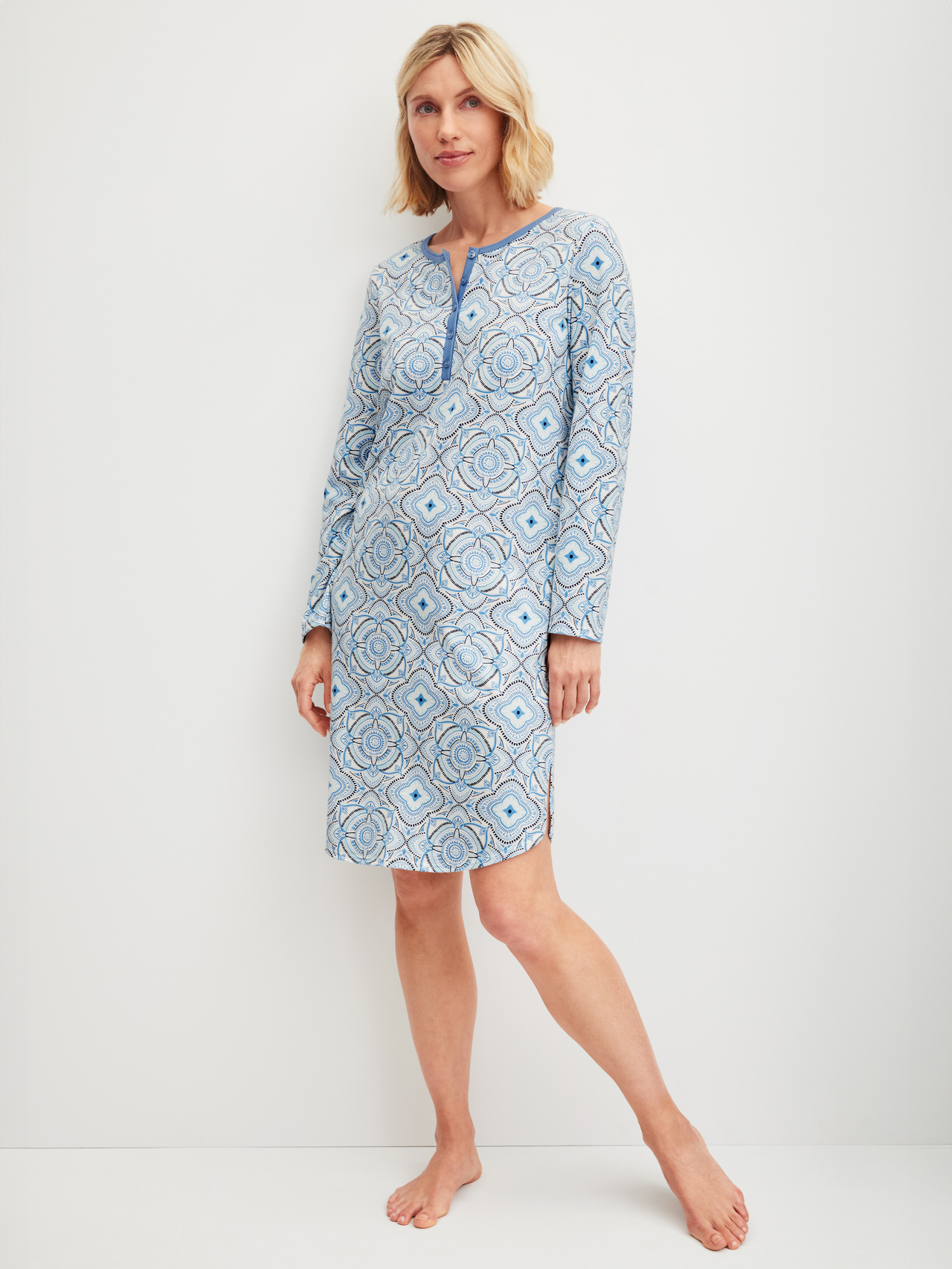 CALIDA Cotton Special Langarm-Nachthemd, Länge 100 cmfür Damen, L, Blau, Himmlischer Schlafkomfort