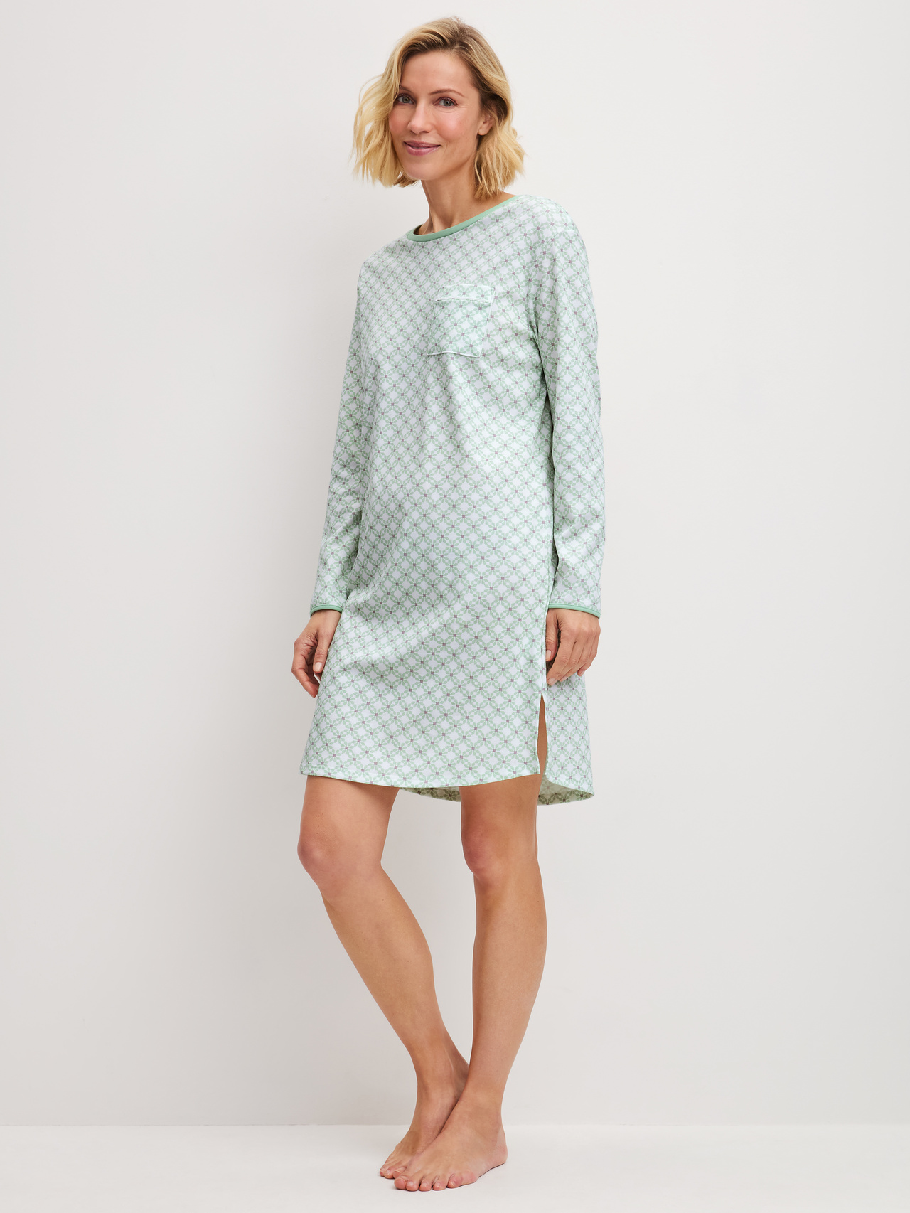 CALIDA Sweet Dreams Langarm-Nachthemd, Länge 95 cmfür Damen, XS, Türkis, Sanfte Rundhalsform mit femininem Schwung und zeitloser Länge
