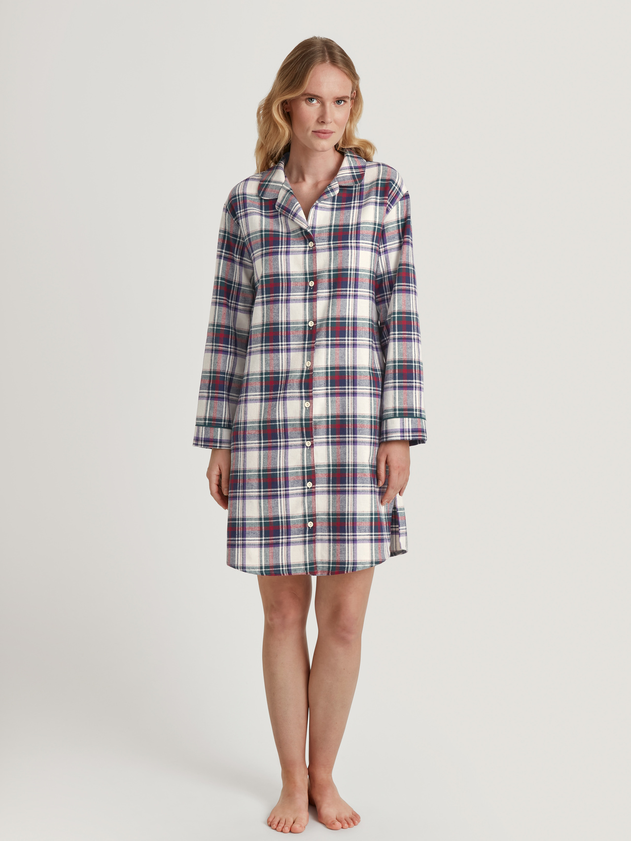 CALIDA Holiday Dreams Flanell-Nachthemd, Länge 95 cmfür Damen, XS, Grün, Erholsamer Schlaf in wärmender Flannel-Qualität