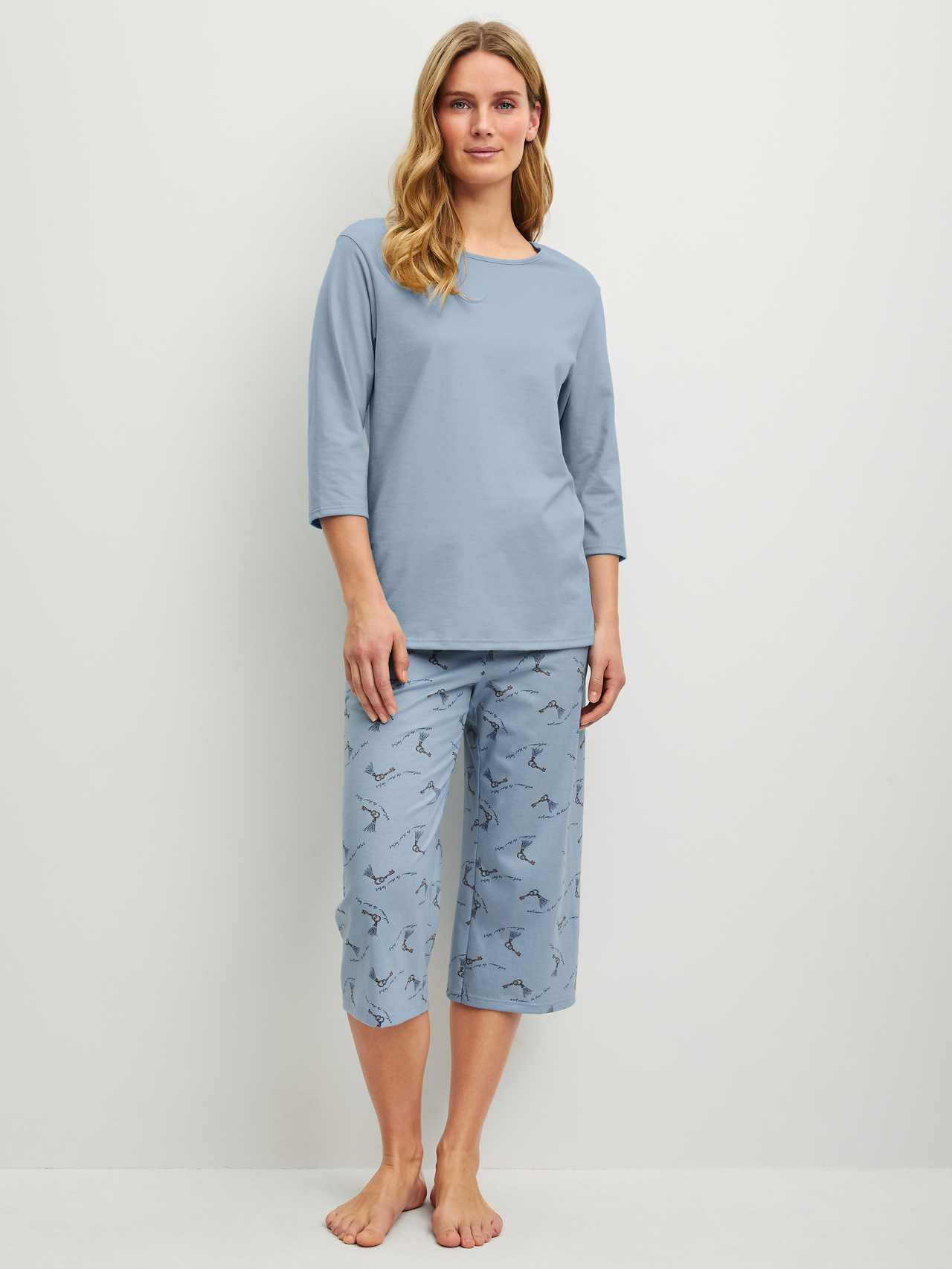 CALIDA Hotel Nights Capri-Pyjamafür Damen, S, Blau, Capri-Pyjama mit klarer Silhouette und legerer Passform