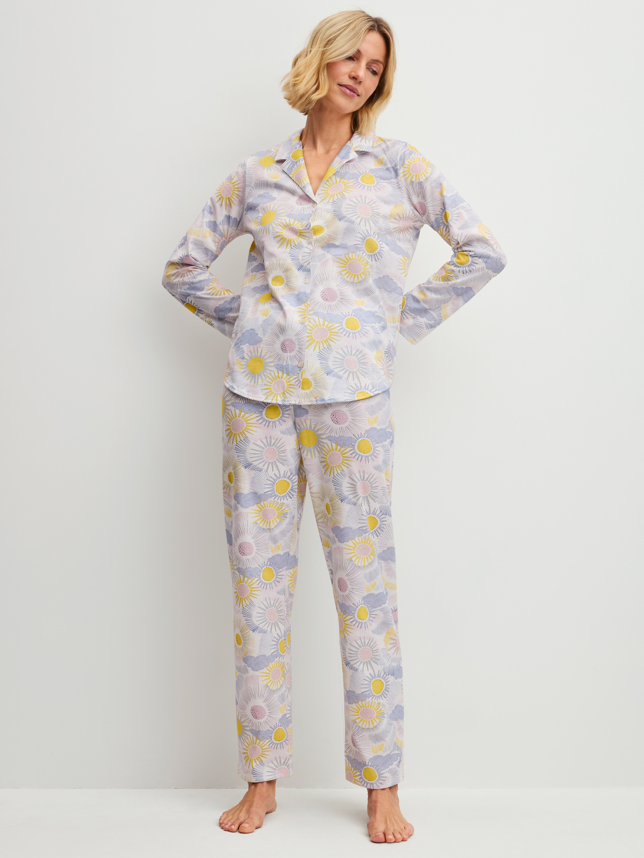 CALIDA EDITION 85 Pyjama mit Knöpfenfür Damen, M, Blau,Gelb, Vertraute Klassiker im Jubiläumsdesign