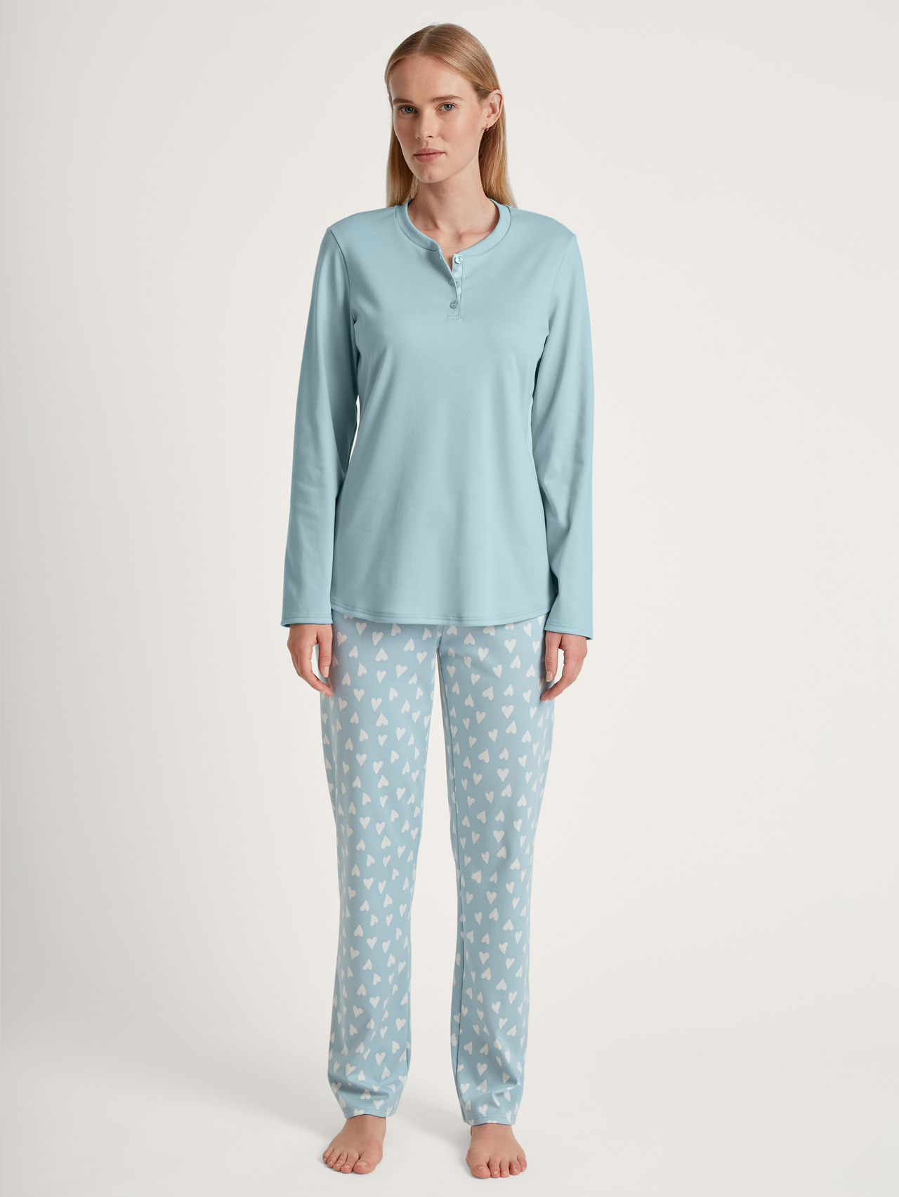 CALIDA Midnight Love Pyjama, langfür Damen, S, Blau, Mit wärmender Baumwolle und Herzchenprint durch eine erholsame Nacht