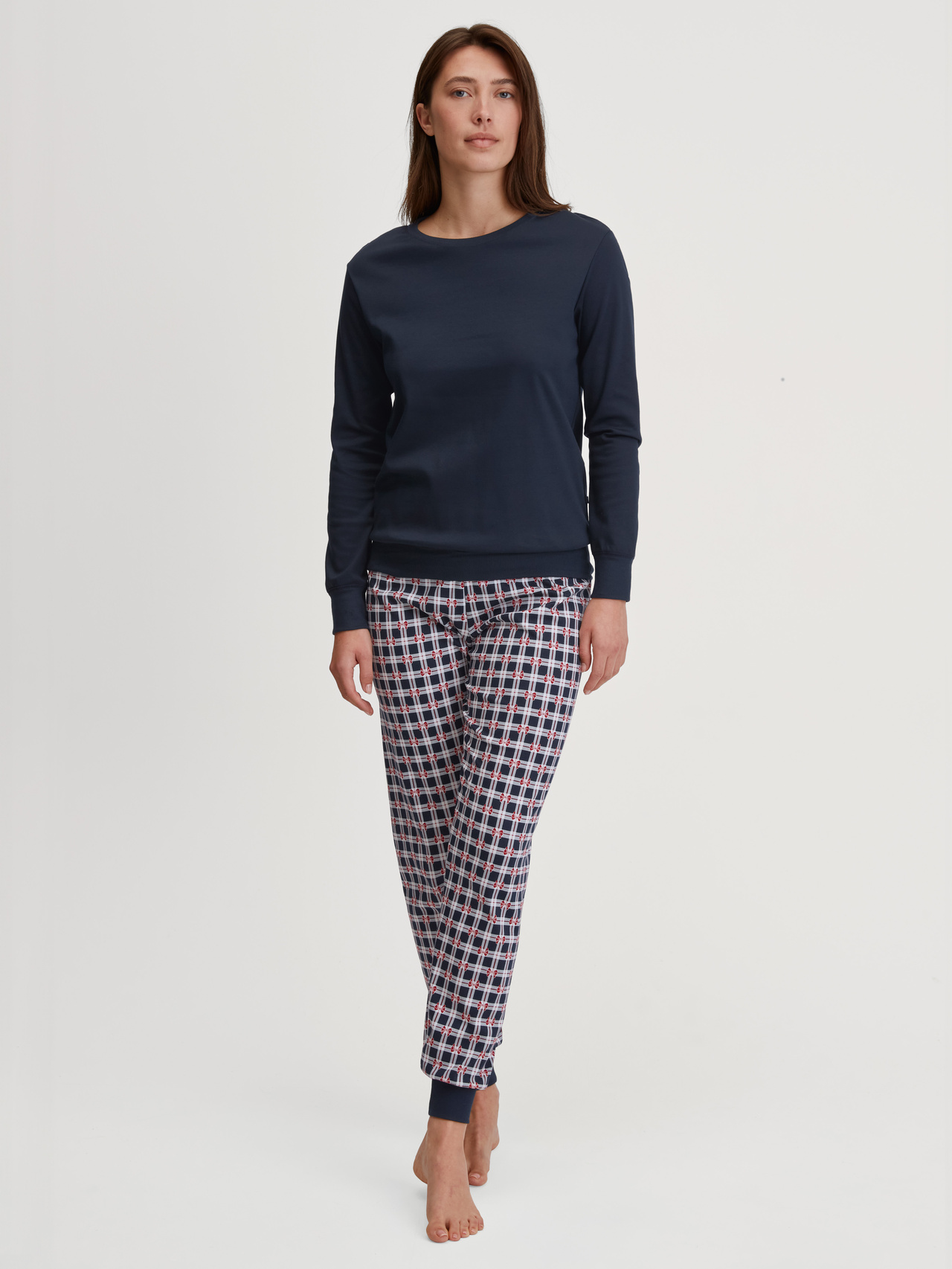 CALIDA Family & Friends Bündchen-Pyjamafür Damen, M, Blau, Kuschelige Lieblingsstücke für unvergessliche Wintermomente – zum Tragen und Verschenken