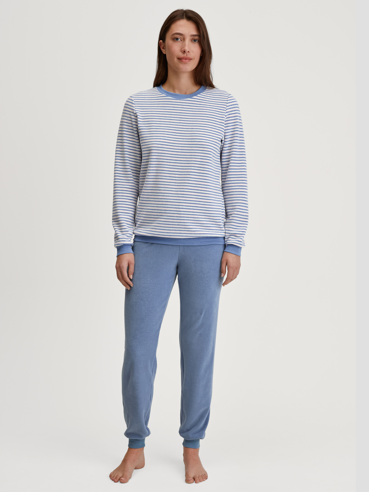 CALIDA Soft Dreams Frottee Bündchen-Pyjamafür Damen, S, Blau, Frottee-Pyjama von seiner zarten Seite