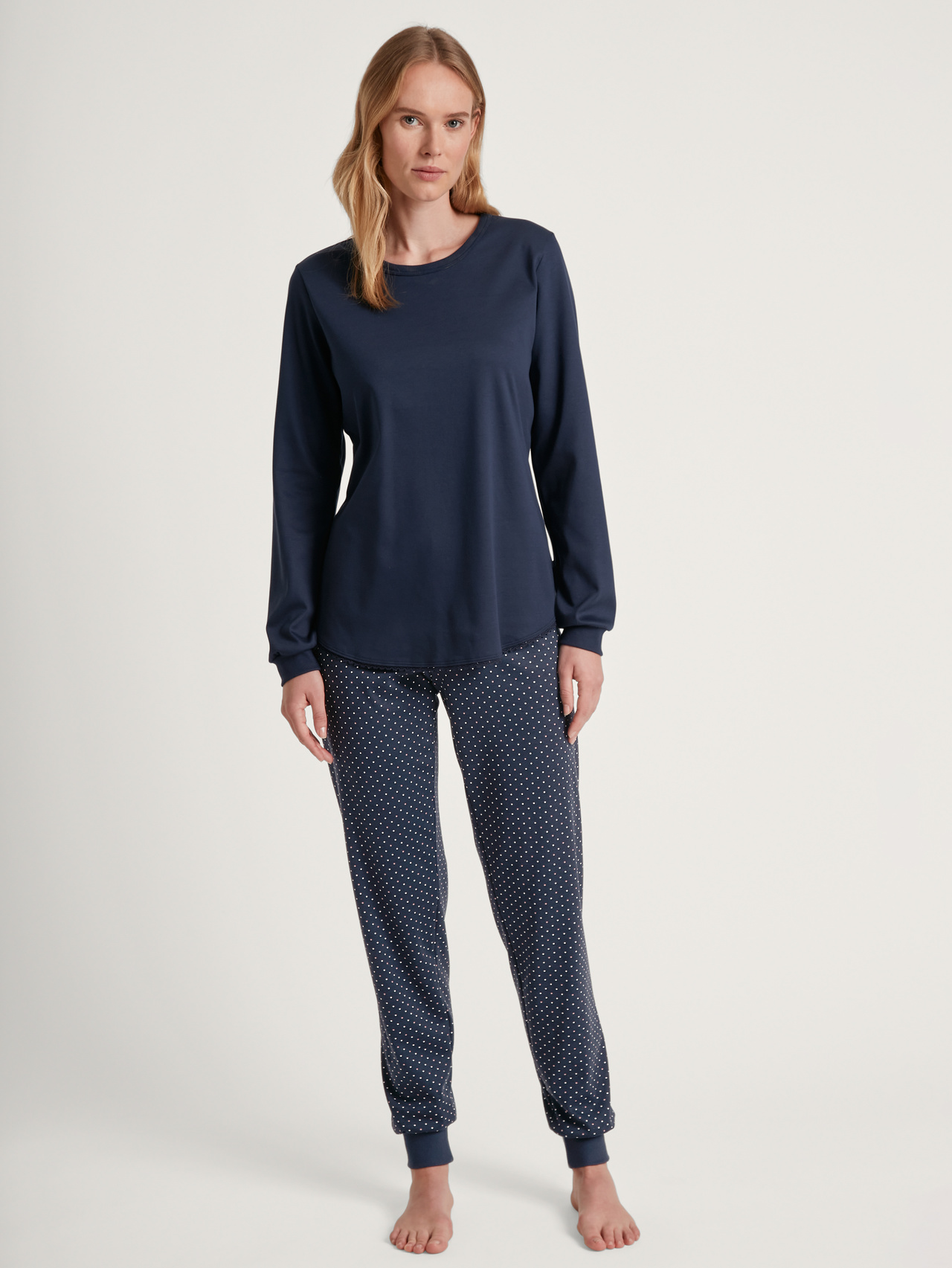 CALIDA Midnight Dreams Bündchen-Pyjamafür Damen, S, Blau, Wärmende Qualität, die sich besonders gut eignet, wenn die Nächte kühler werden