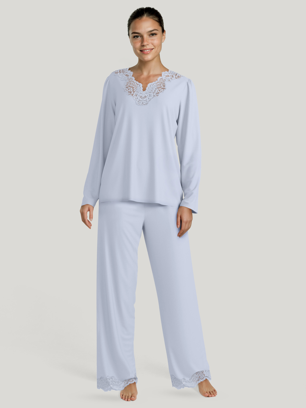 CALIDA Nightwear Xtra Pyjama, langfür Damen, M, Blau, Atmungsaktiver Komfort für erholsamen Schlaf