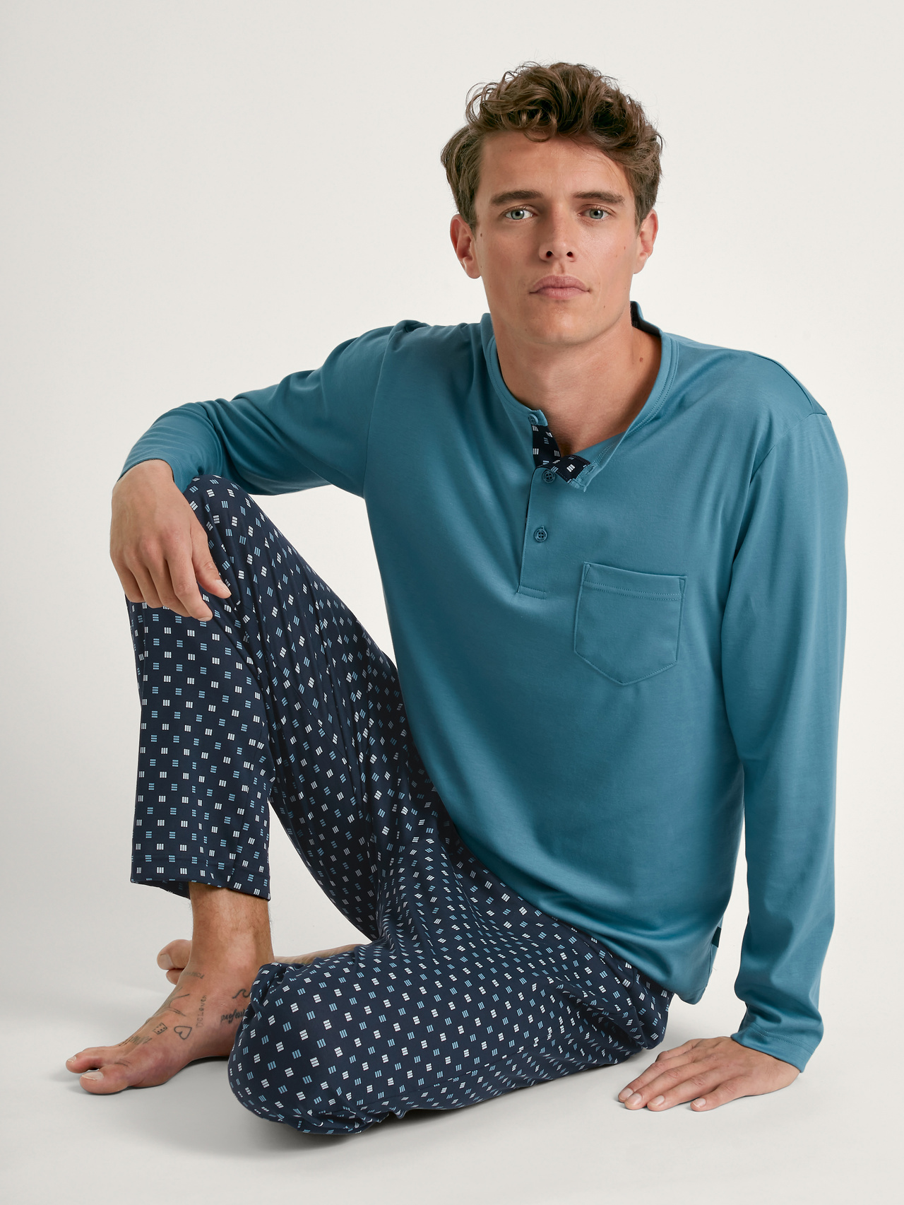 CALIDA Relax Choice 3 Pyjama, langfür Herren, S, Türkis, Edelste Baumwolle für einen erholsamen Schlaf