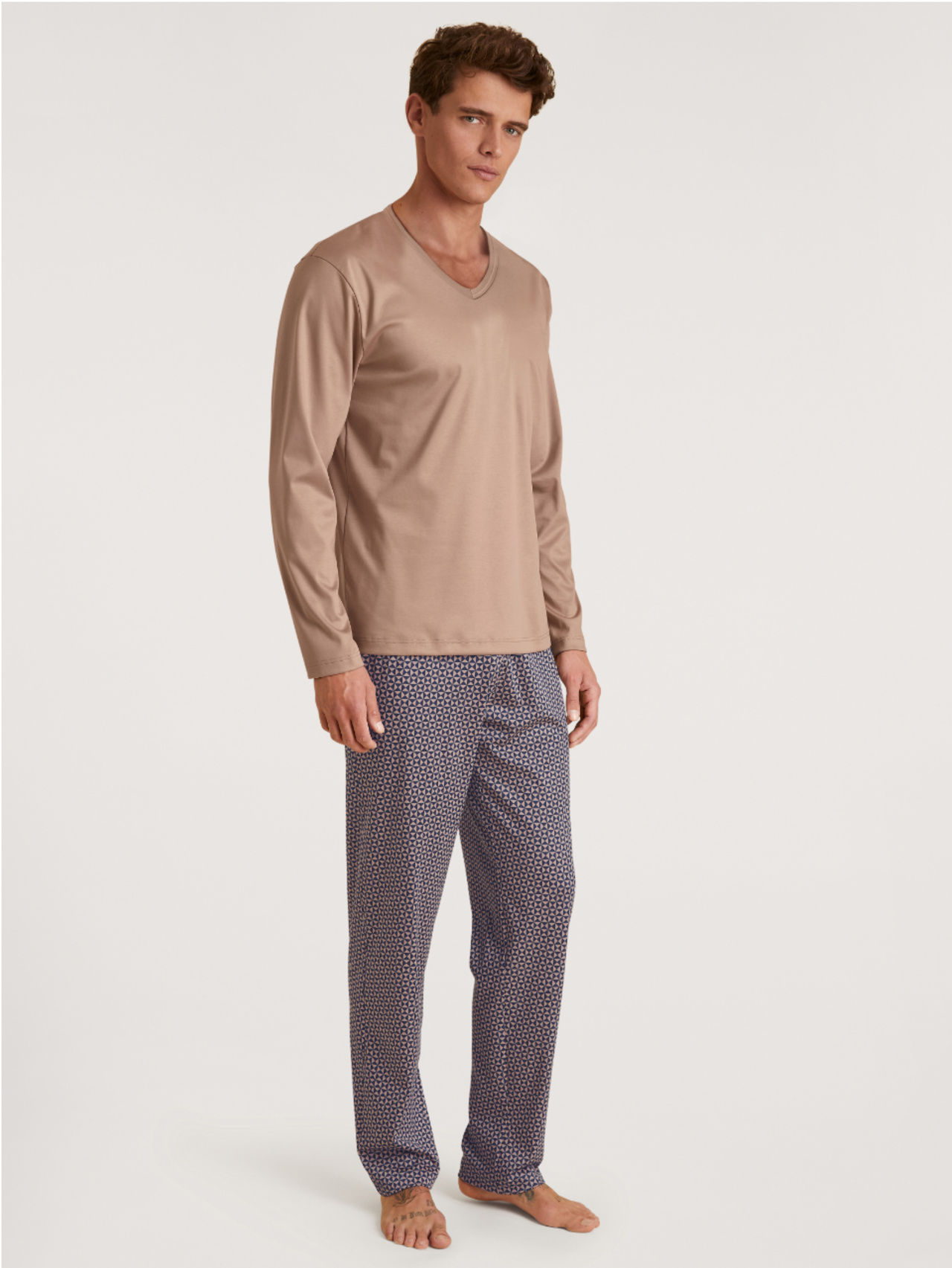 CALIDA Nightwear Xtra Pyjama, langfür Herren, S, Beige, Exklusiv, weich & luxuriös – für erholsame Nächte
