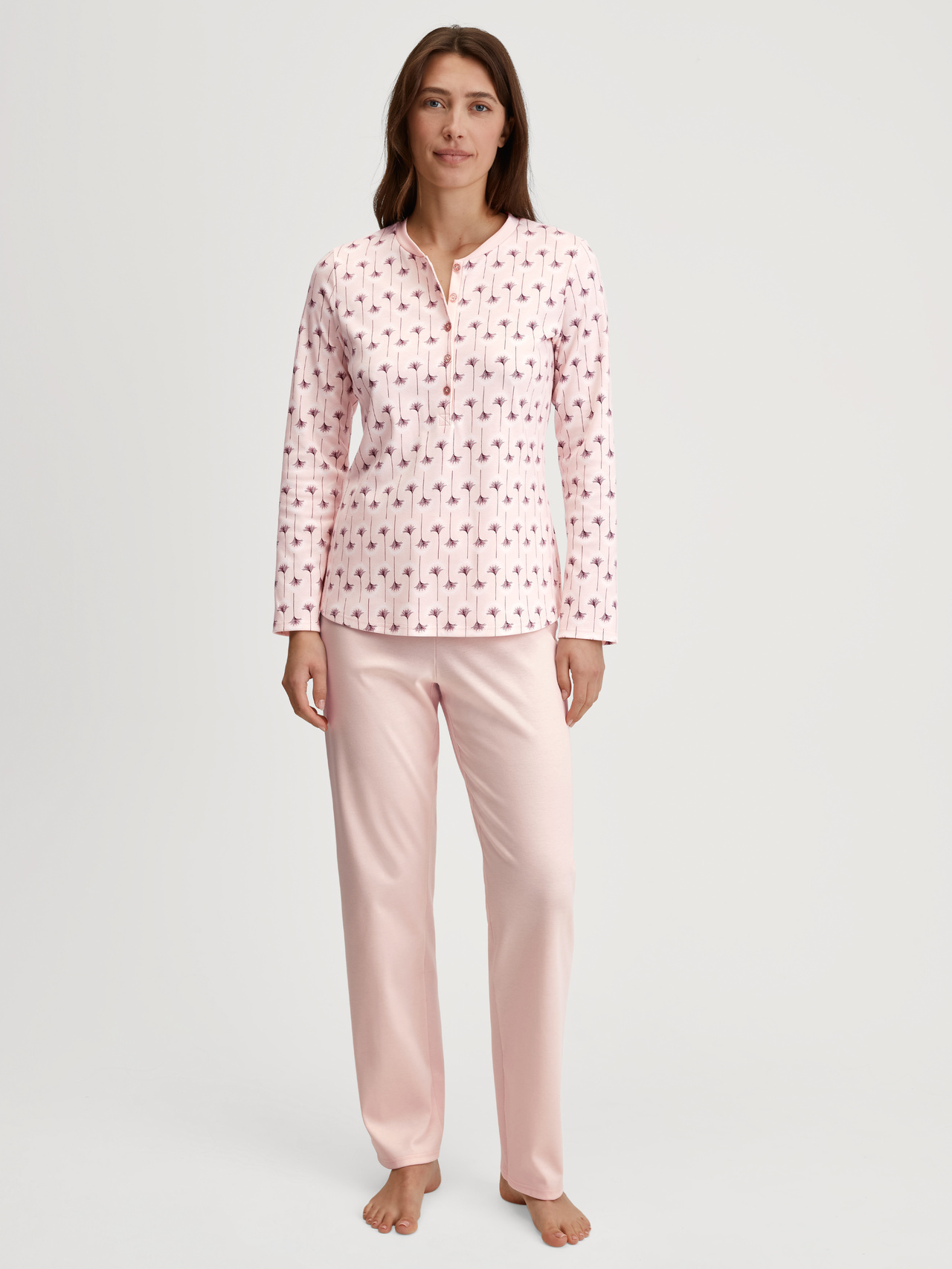 CALIDA Midnight Flowers Pyjama, langfür Damen, M, Rosa, Kuschelig warm und besonders sanft – für wohlig geborgene Nächte