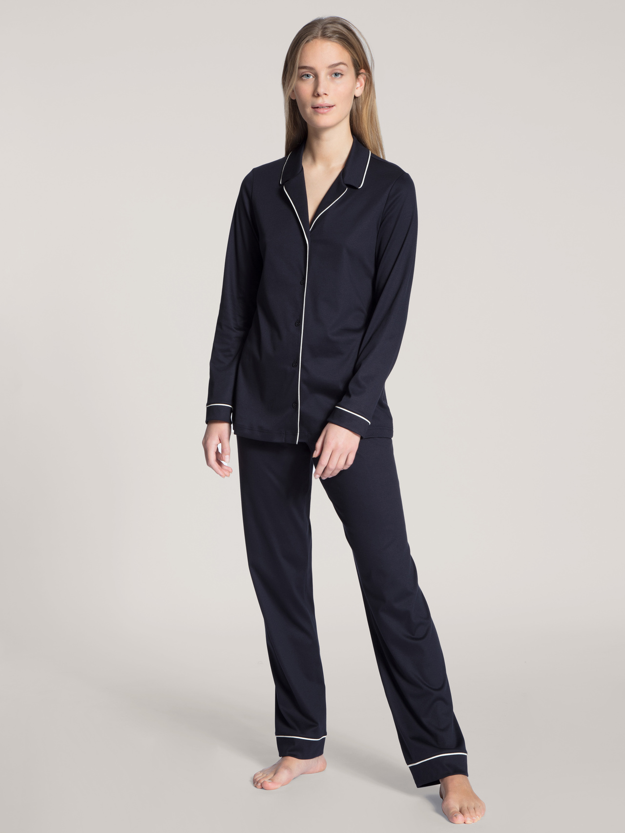 CALIDA Night Lovers Pyjama mit Knöpfenfür Damen, L, Blau, Aus Liebe zum Schlaf – Beste Baumwolle, zeitlos klassisch