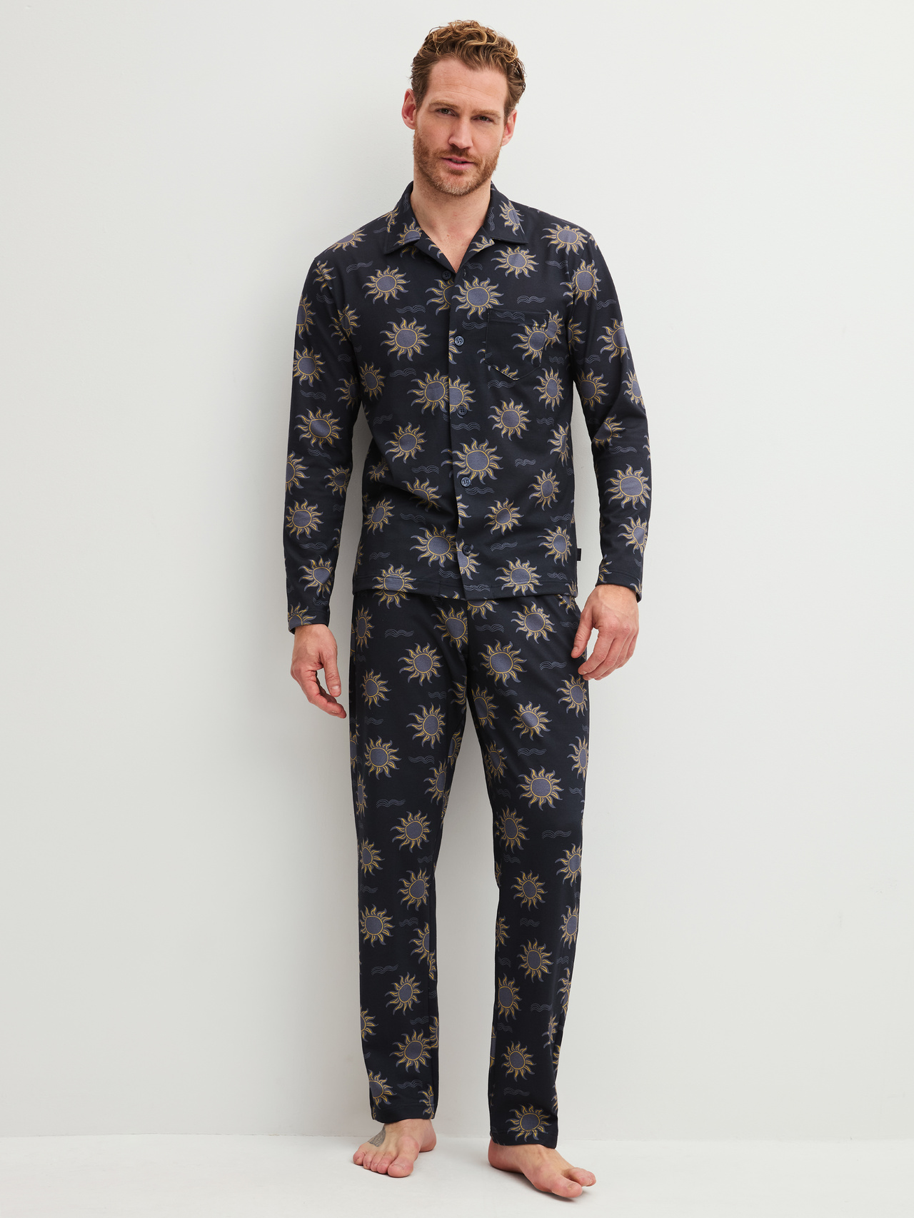 CALIDA EDITION 85 Pyjama mit Knöpfenfür Herren, XL, Blau, Vertraute Klassiker im Jubiläumsdesign