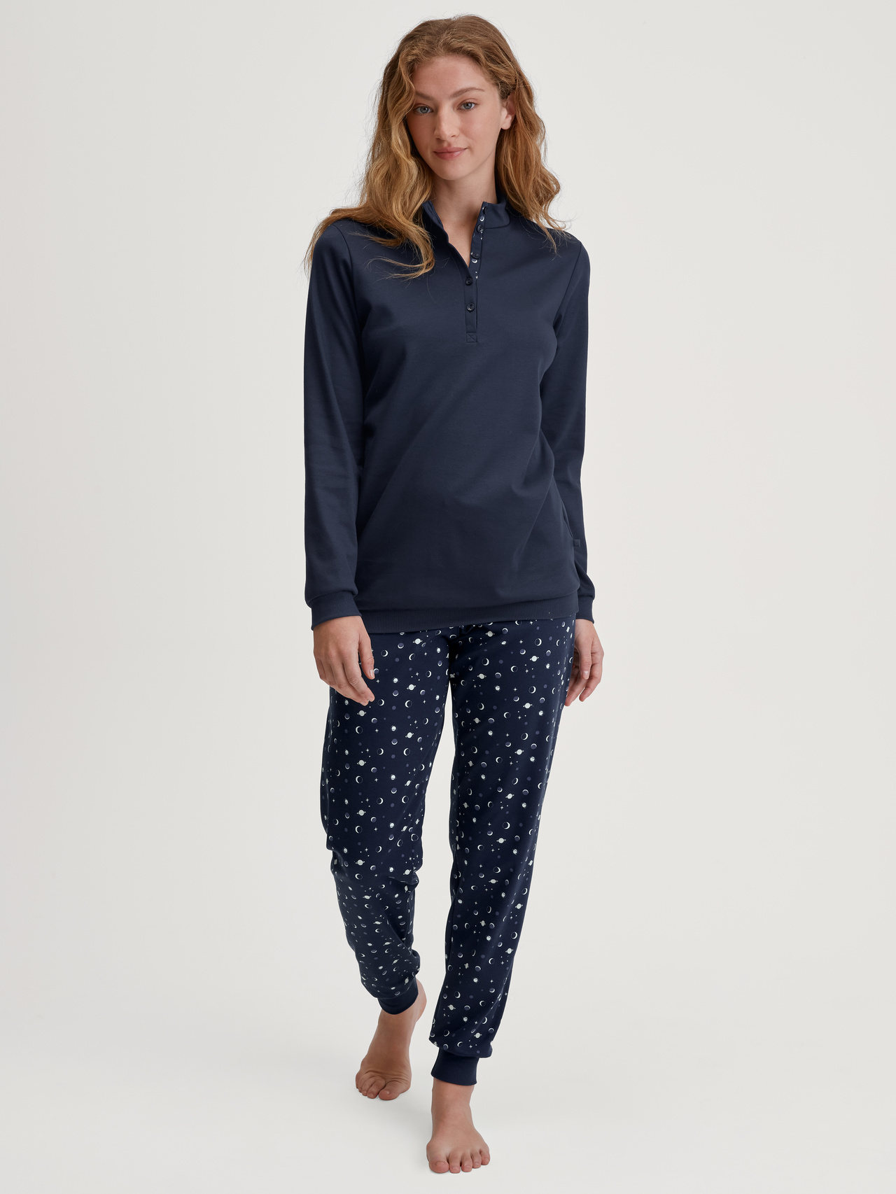CALIDA Midnight Dreams Bündchen-Pyjamafür Damen, S, Blau, Wie eine Umarmung im Abendlicht – weich, beruhigend und wunderbar still