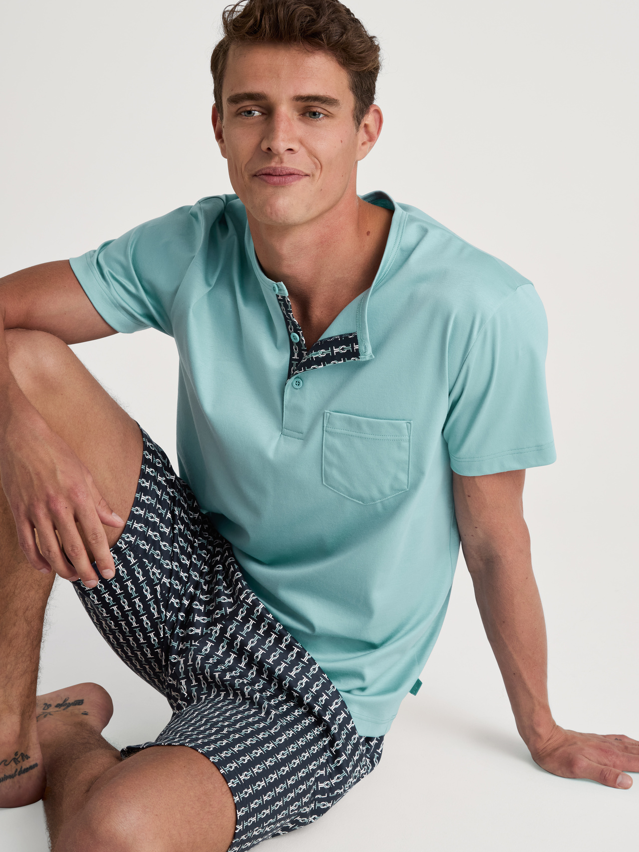 CALIDA Relax Selected 2 Kurz-Pyjamafür Herren, S, Türkis, Zum Relaxen auserwählt!