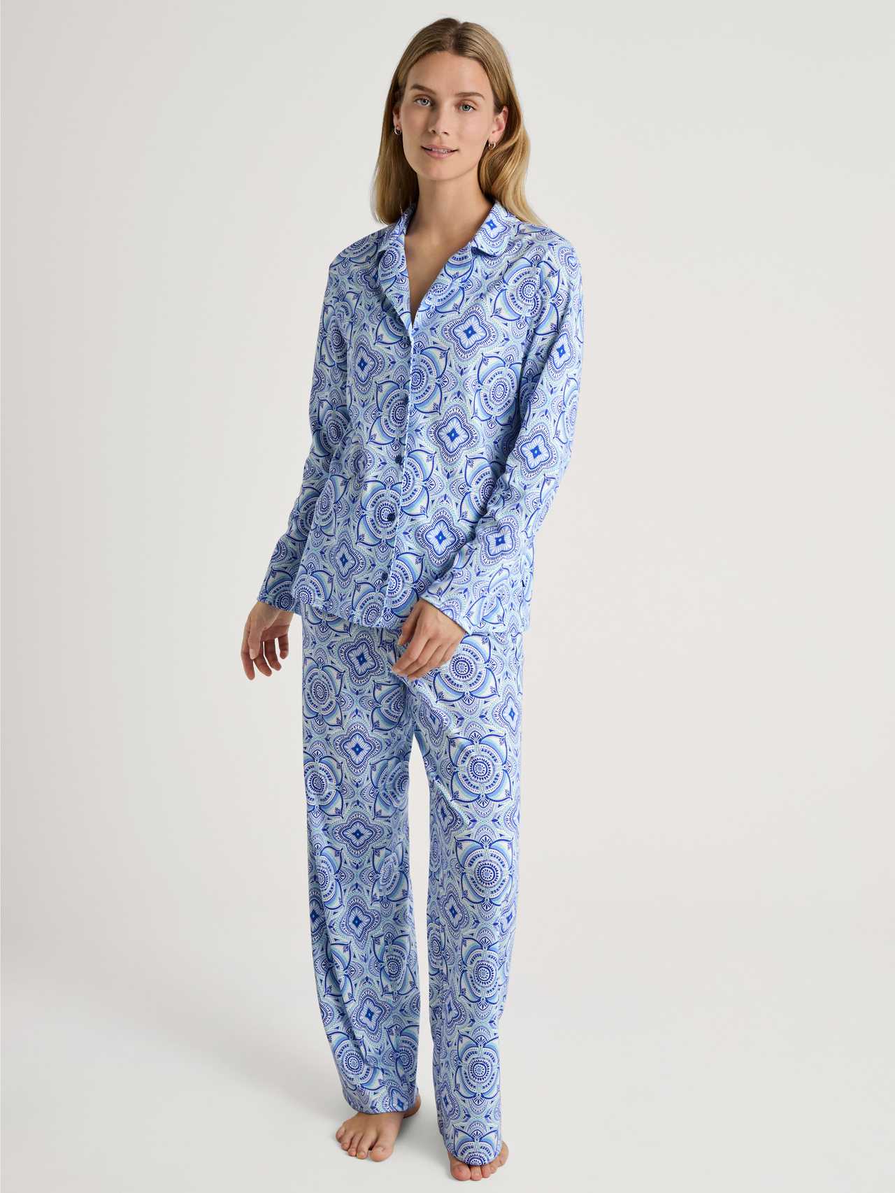 CALIDA Orient Dreams Pyjama mit Knöpfenfür Damen, L, Blau, Hochwertiger, natürlicher Komfort durch reine Supima®-Baumwolle