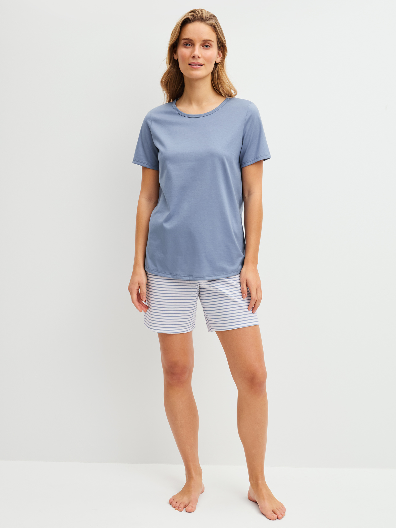 CALIDA Cotton Special Kurz-Pyjamafür Damen, L, Blau, Modern. Natürlich. Bequem. Dein Sommer-Pyjama für jeden Tag.
