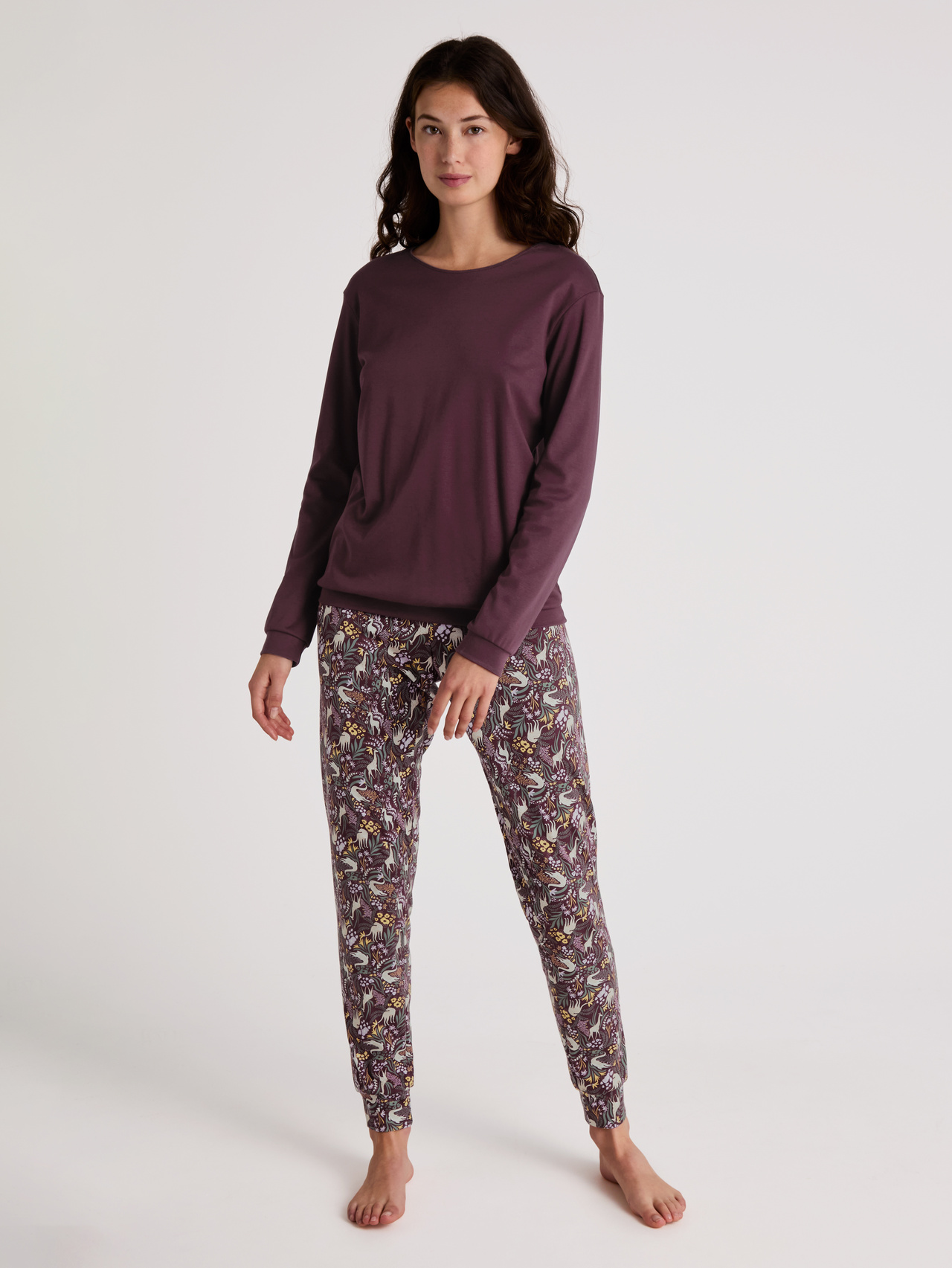 CALIDA African Dreams Bündchen-Pyjamafür Damen, M, Rot, Hochwertiger, natürlicher Komfort durch reine Supima®-Baumwolle