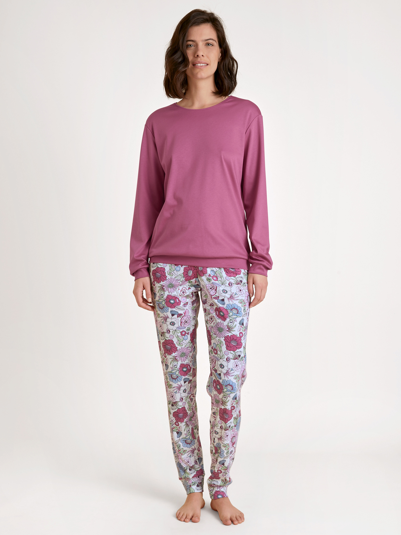 CALIDA Spring Flower Dreams Bündchen-Pyjamafür Damen, M, Violett, Hochwertiger, natürlicher Komfort durch reine Supima®-Baumwolle