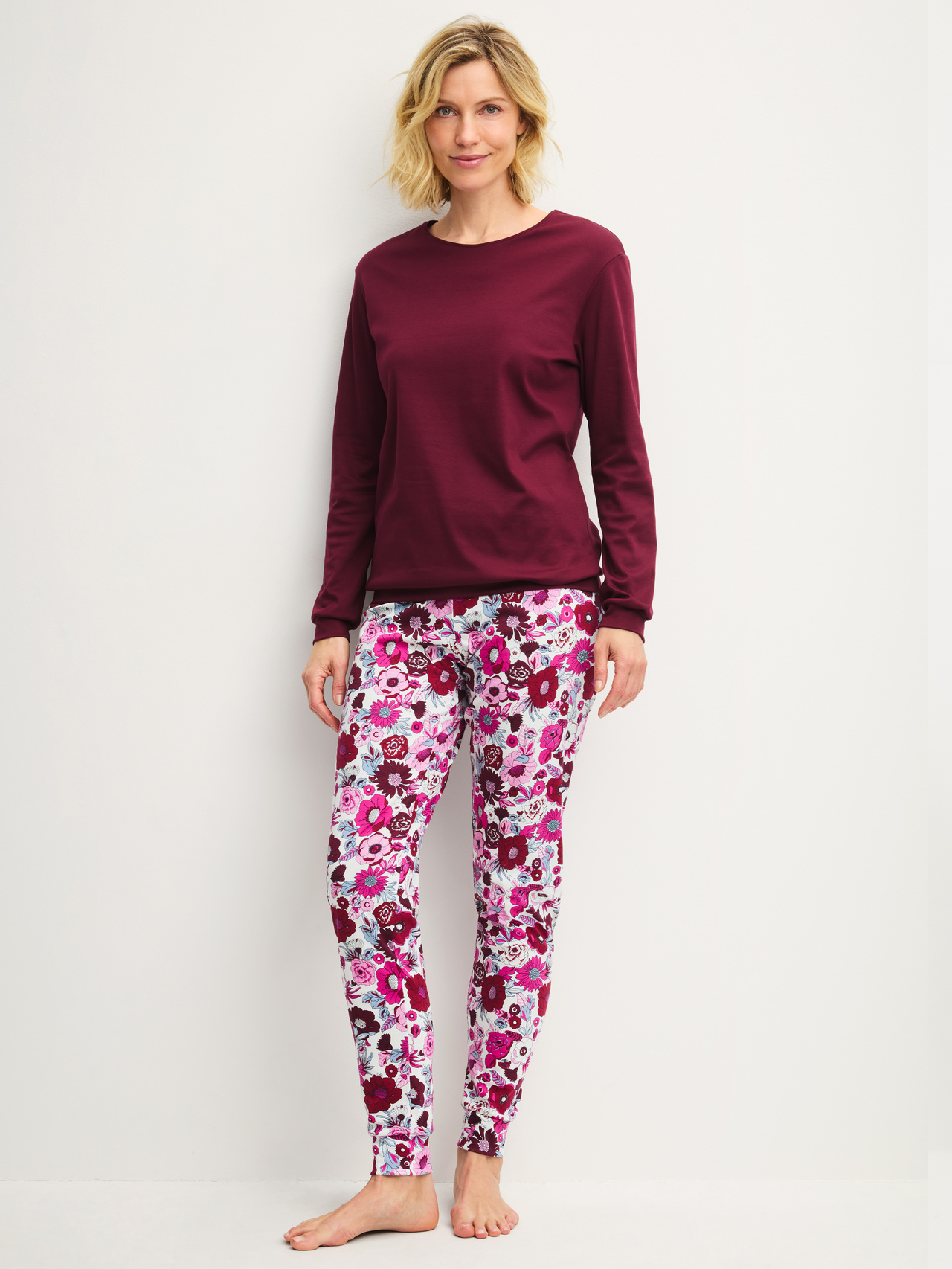 CALIDA Season Special Bündchen-Pyjamafür Damen, L, Rot, Moderne Silhouette mit markanten Bündchen am Saum