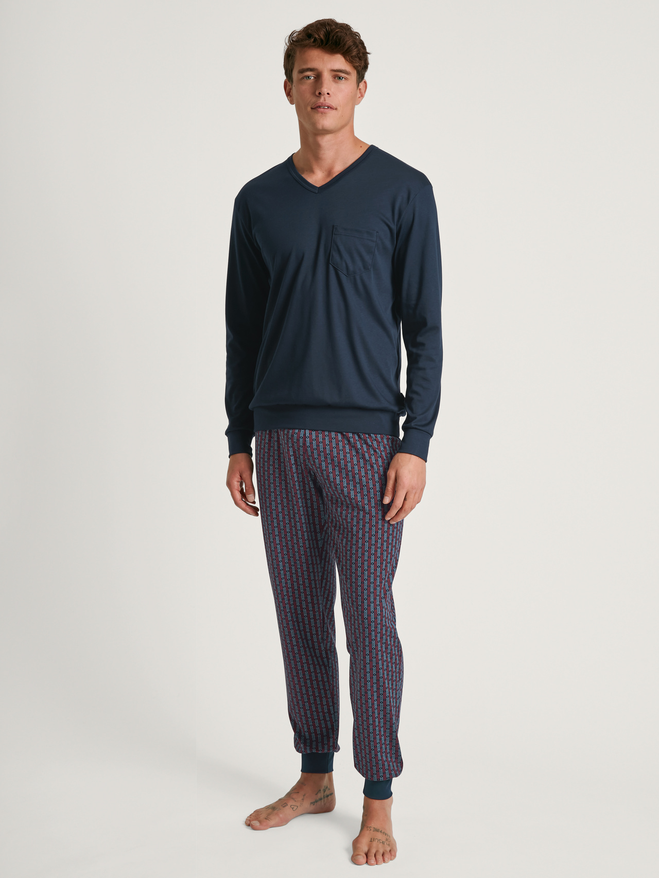 CALIDA Relax Streamline 5 Bündchen-Pyjamafür Herren, S, Blau,Rot, Absoluter Komfort für jede Nacht
