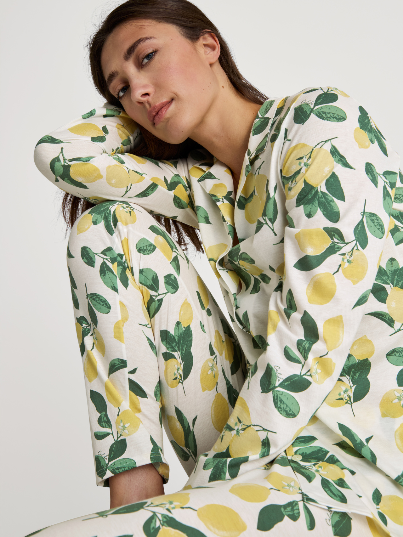 CALIDA Fruity Dreams Pyjama, durchgeknöpftfür Damen, L, Gelb, Sommerträume in Zitronenprint – Leichte Nachtwäsche für sonnige Nächte