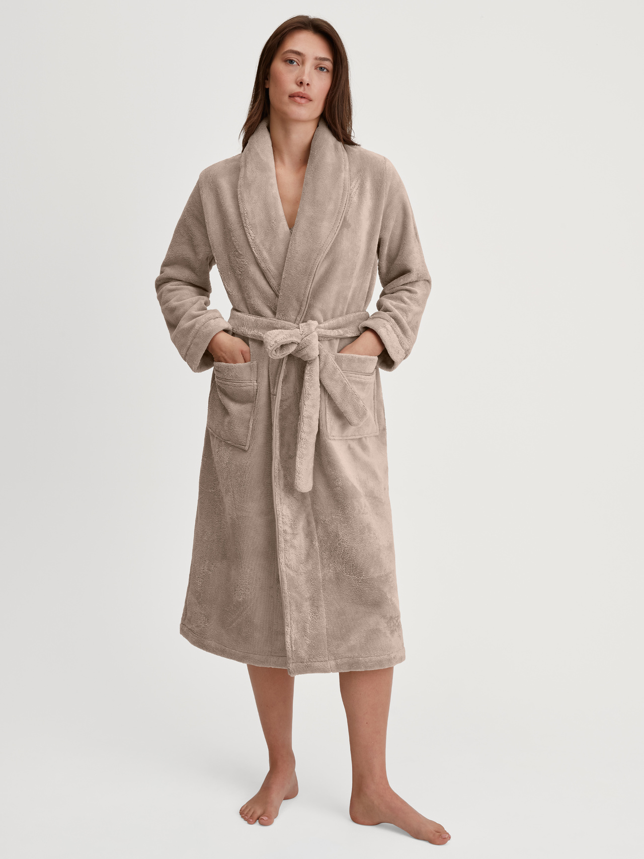 CALIDA Lounge Element Bademantel, Länge 120 cmfür Damen, L, Beige, Luxuriöse Wohlfühlmomente – weich, elegant und herrlich bequem