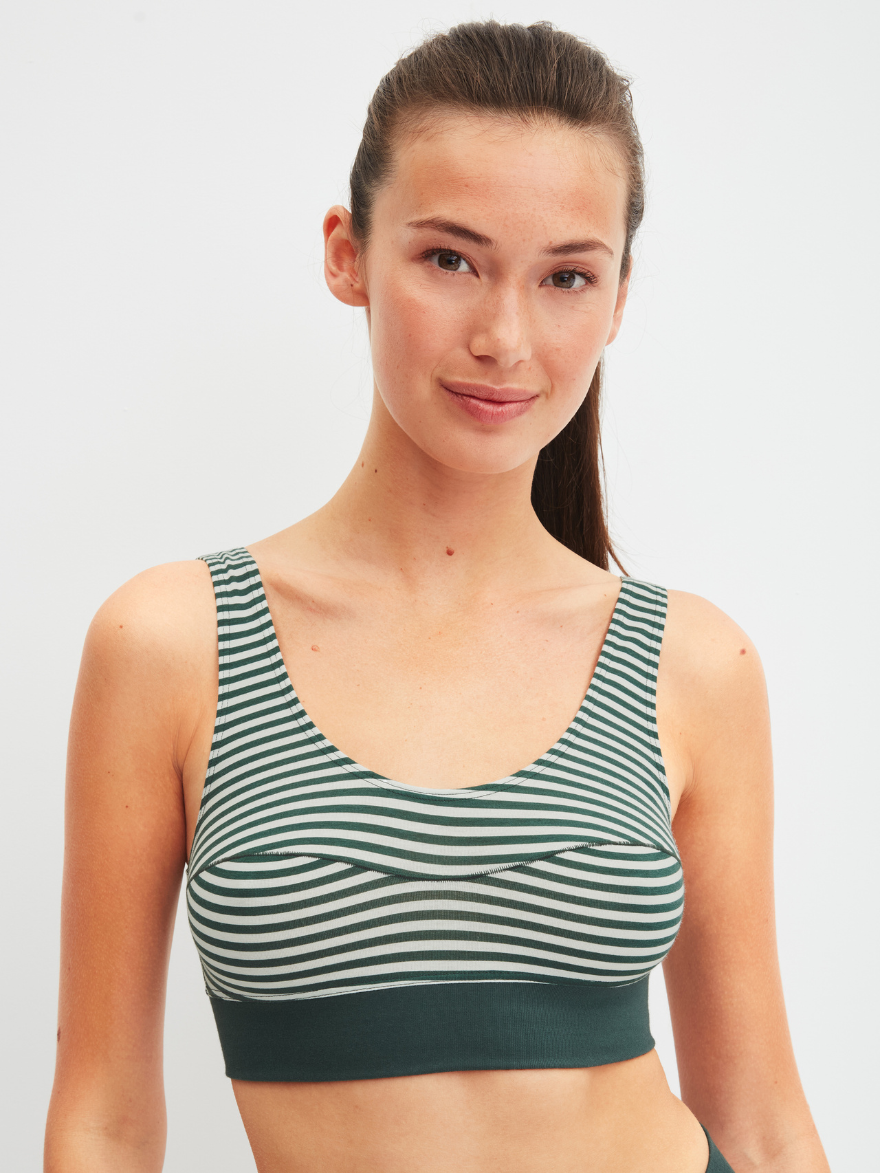 CALIDA Elastic Special Bustier mit Softbund für Damen, S, Grün, Der Bestseller, dem Frauen vertrauen – über 1Mio-mal verkauft!