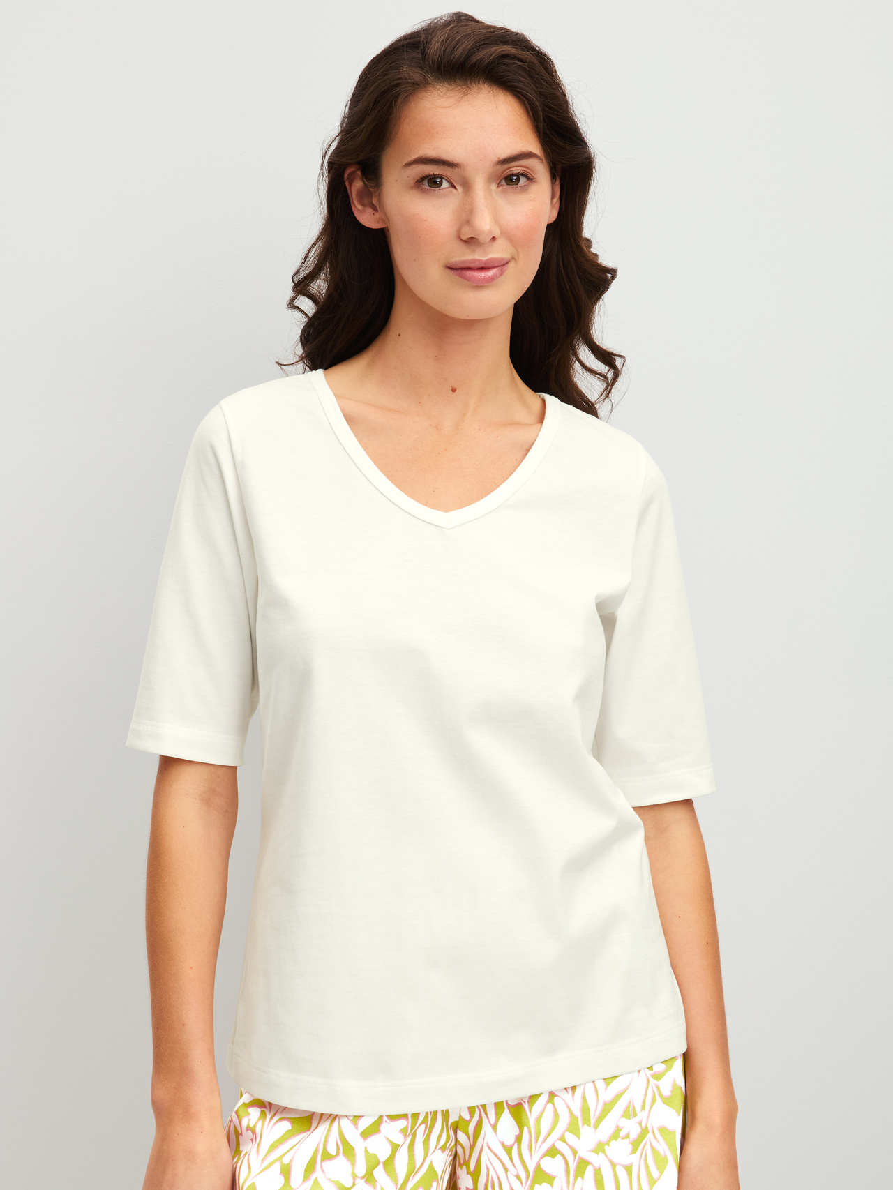 CALIDA Late Bloom M&M Short-sleeved shirt with V-neck for Women, S, White