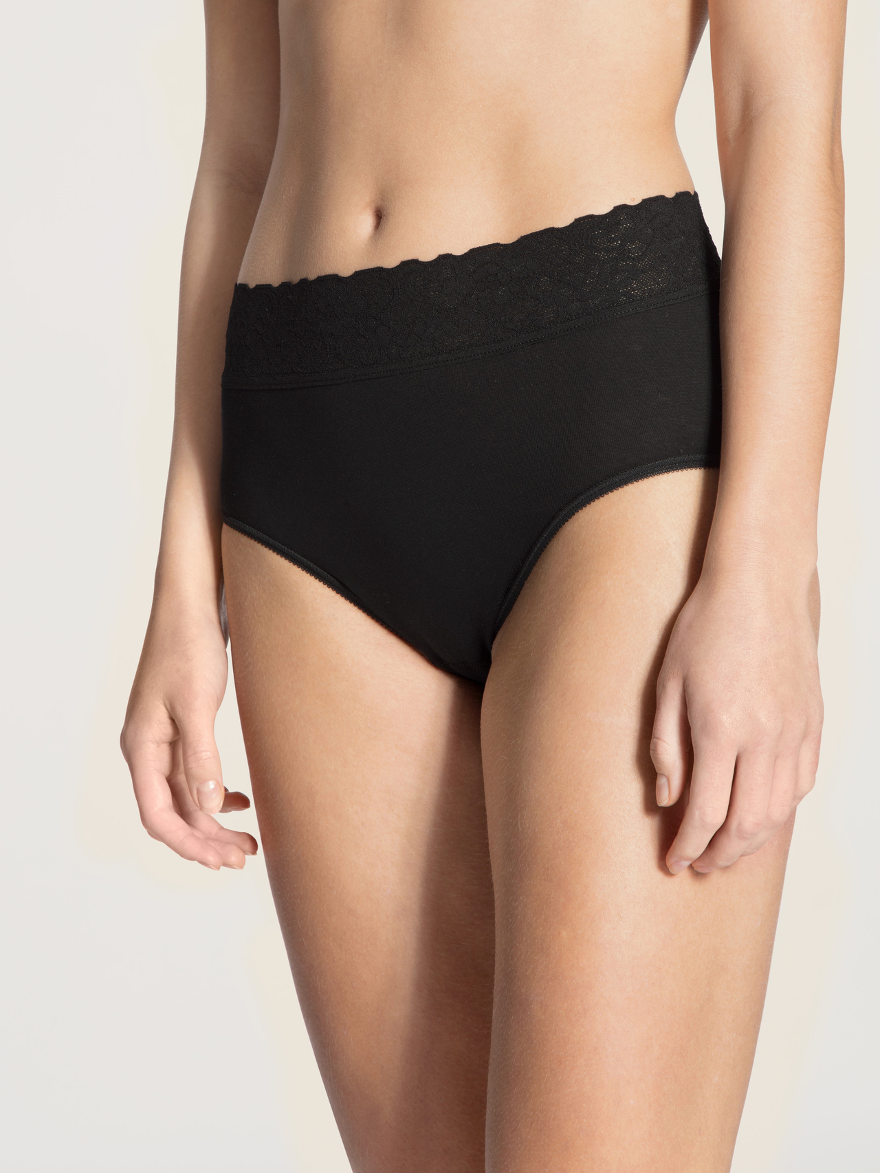 CALIDA Iconics Midi-Slip für Damen, L, Schwarz, Zeitlos schön und unendlich bequem