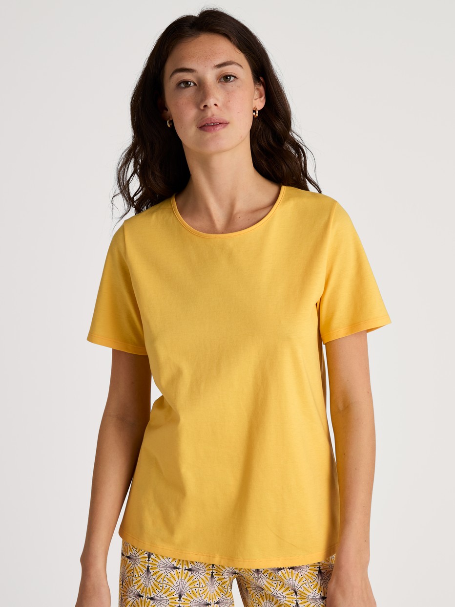 Women's shirts: Comfort and style combined